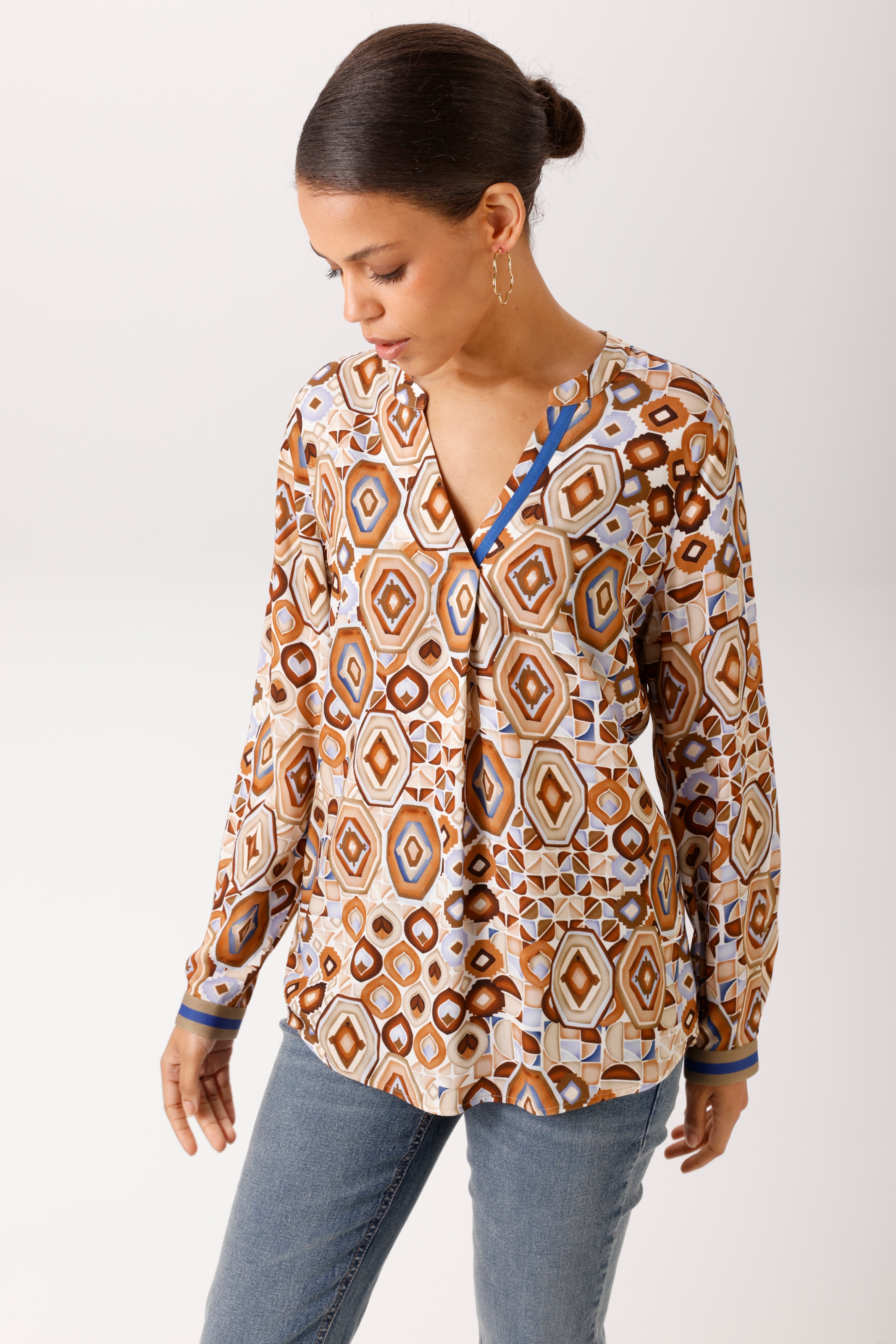 Image of Aniston CASUAL Schlupfbluse mit farbharmonischem Retro-Muster - NEUE KOLLEKTION