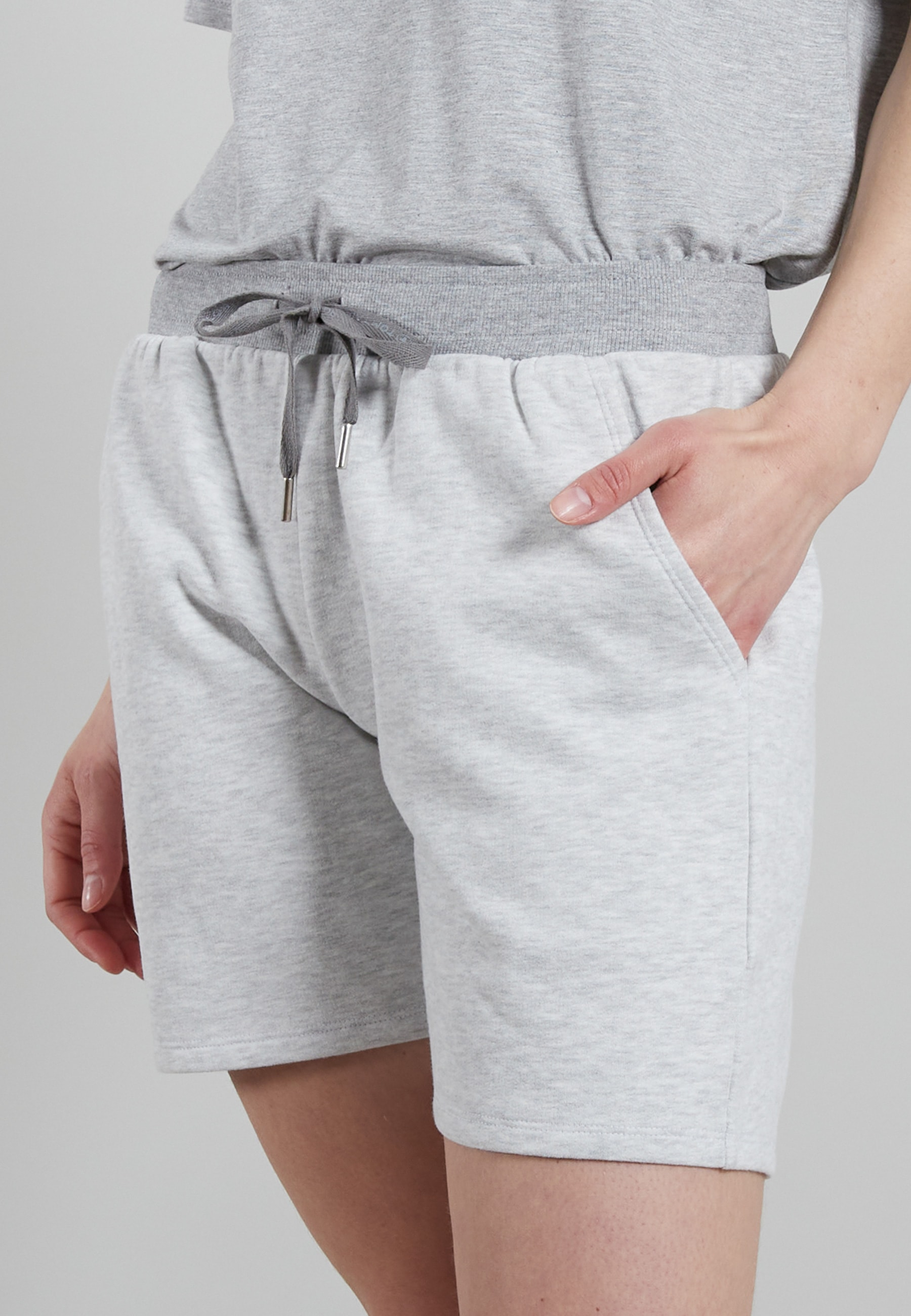 TOM TAILOR Sweatshorts »Manila«, mit seitlichen Taschen, Kordelzug