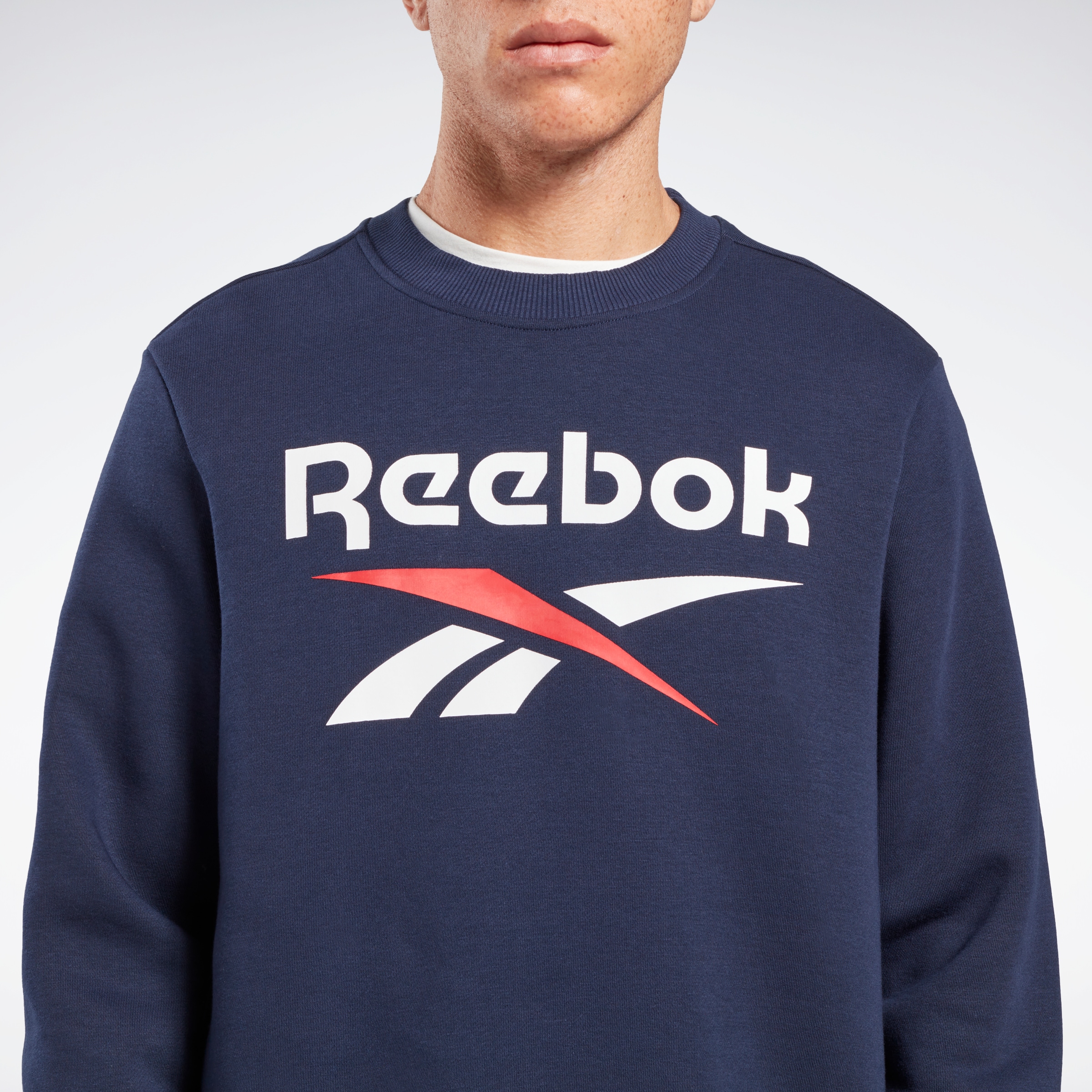 Reebok Sweatshirt »REEBOK IDENTITY FLEECE STACKED LOGO CREW SWEATSHIRT«