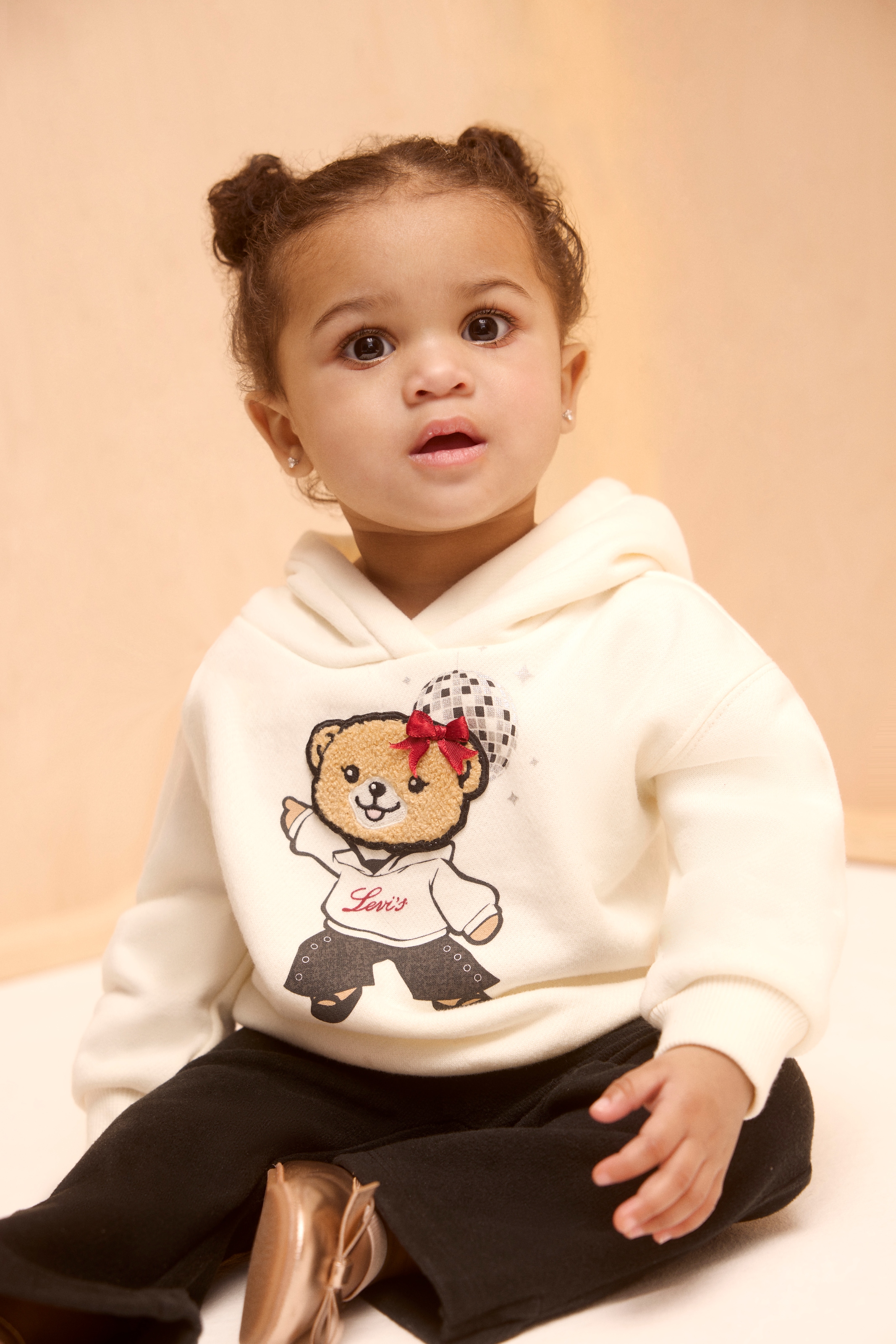 Image of Levis Kids Kapuzensweatshirt "LVG LIV GFX HODDY AND FLARE RI", 2 mit Bärchendesign & Hose - for Girls