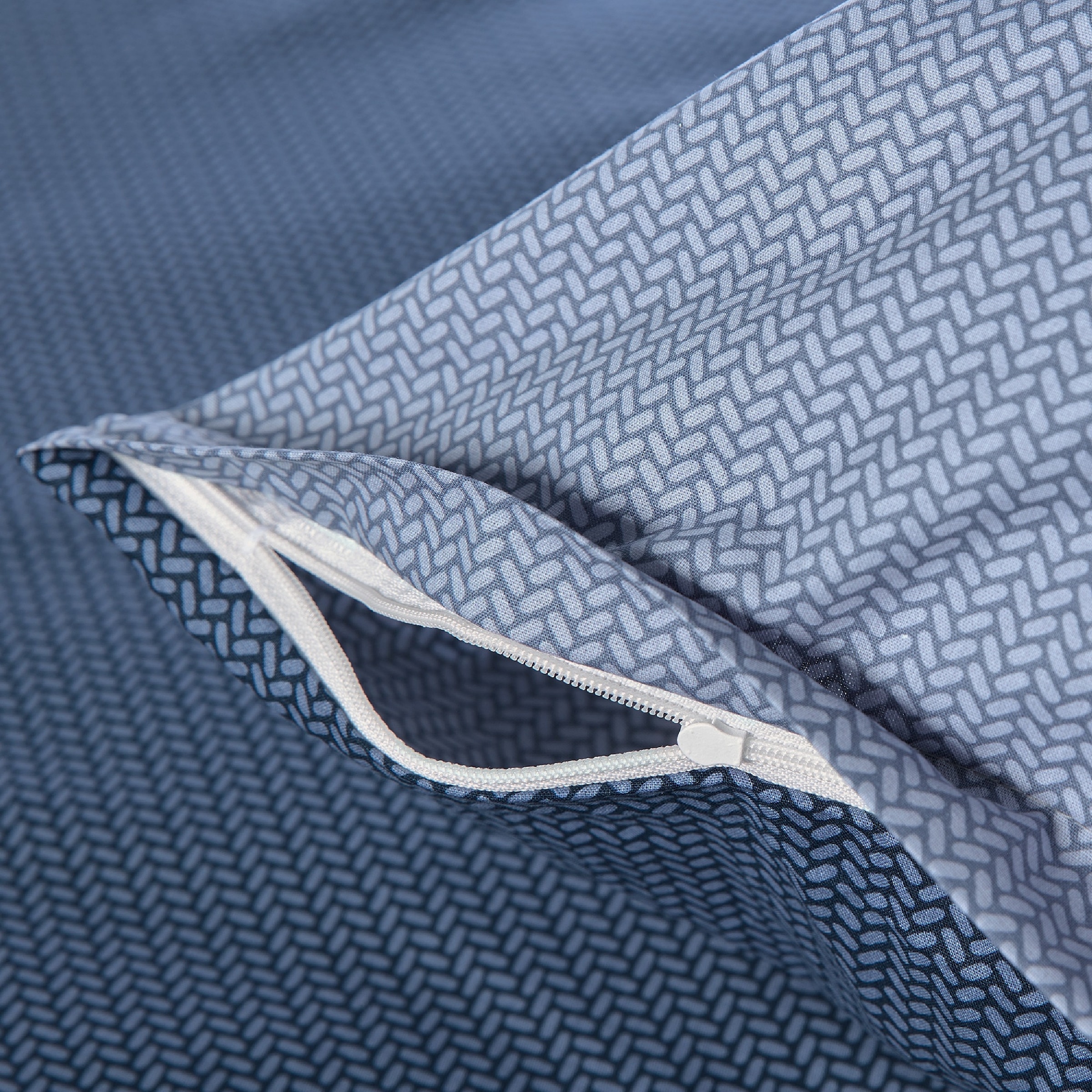 Schiesser Bettwäsche »Silva in einem simplen Minimaldessin in angesagter Strickoptik« 2 Stk. MADE IN GREEN by OEKO-TEX®