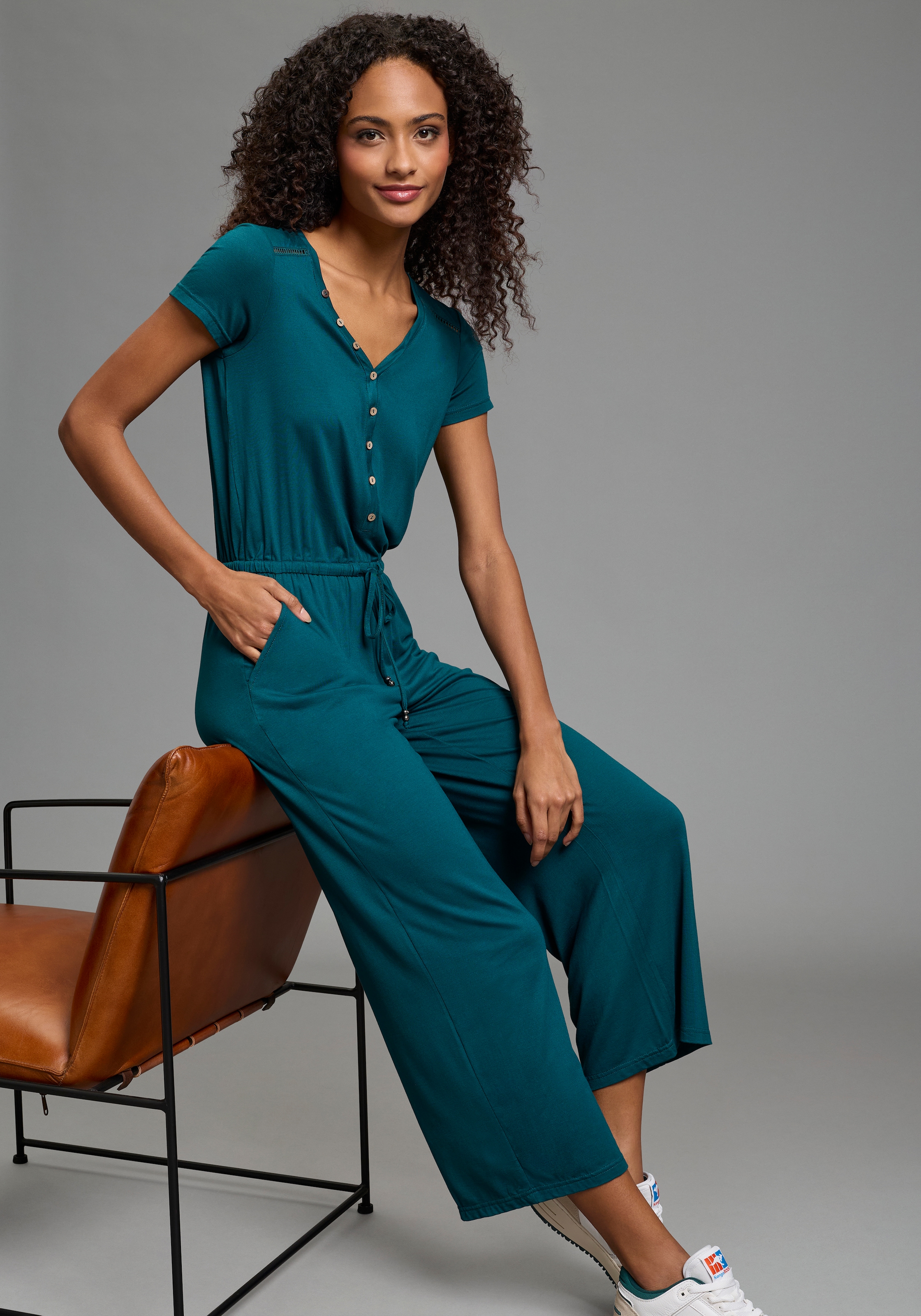Image of KangaROOS Culotte-Overall wadenlanger Overall, figurumspielende Passform, Kurzarm-Design