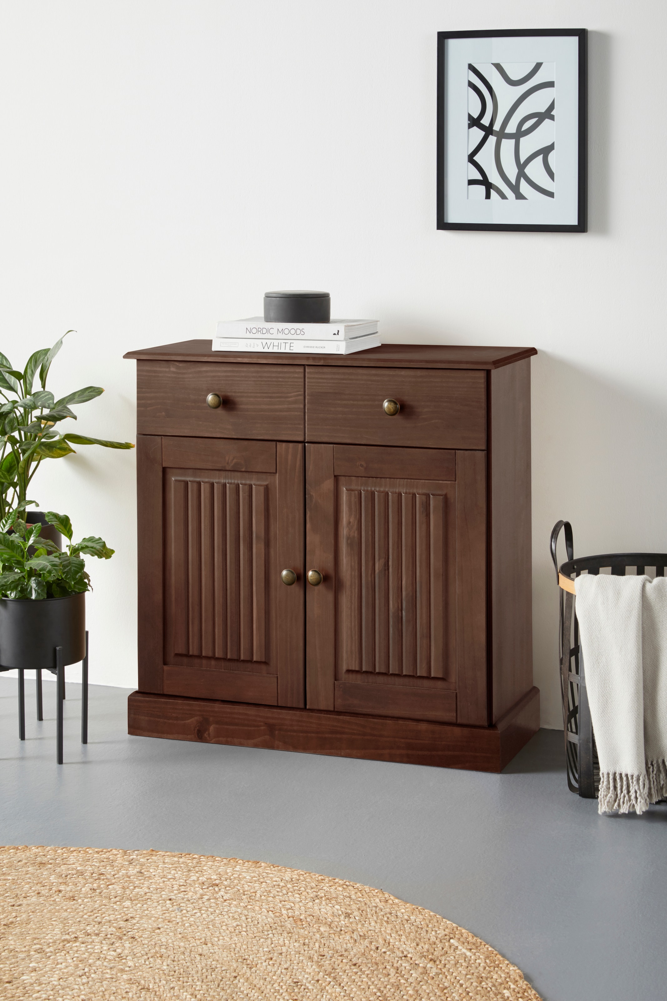 Home affaire Sideboard »Liotta«, Kommode mit verstellbaren Einlegeboden, massives Kiefernholz