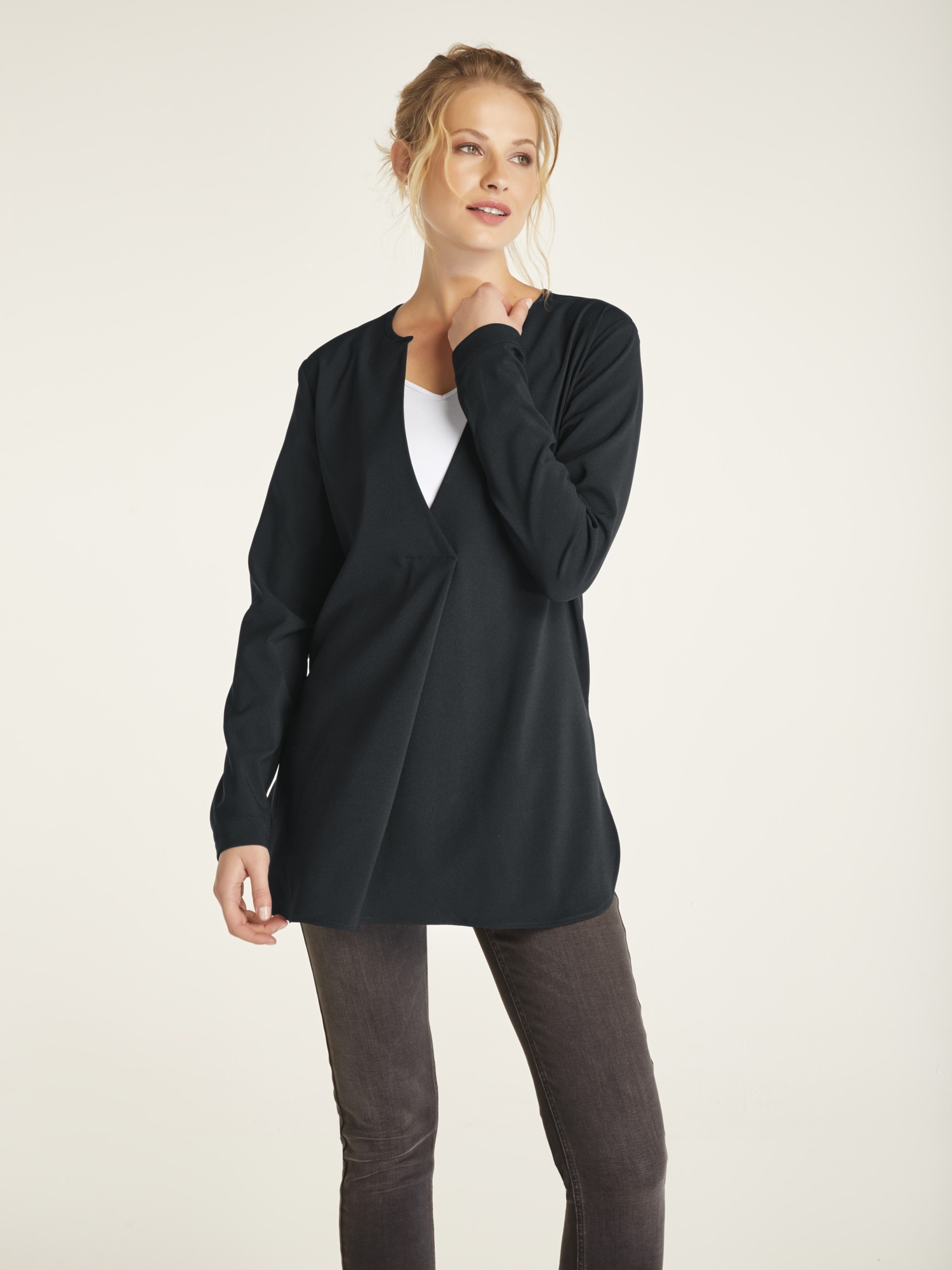 Bluse mit Falte im Vorderteil