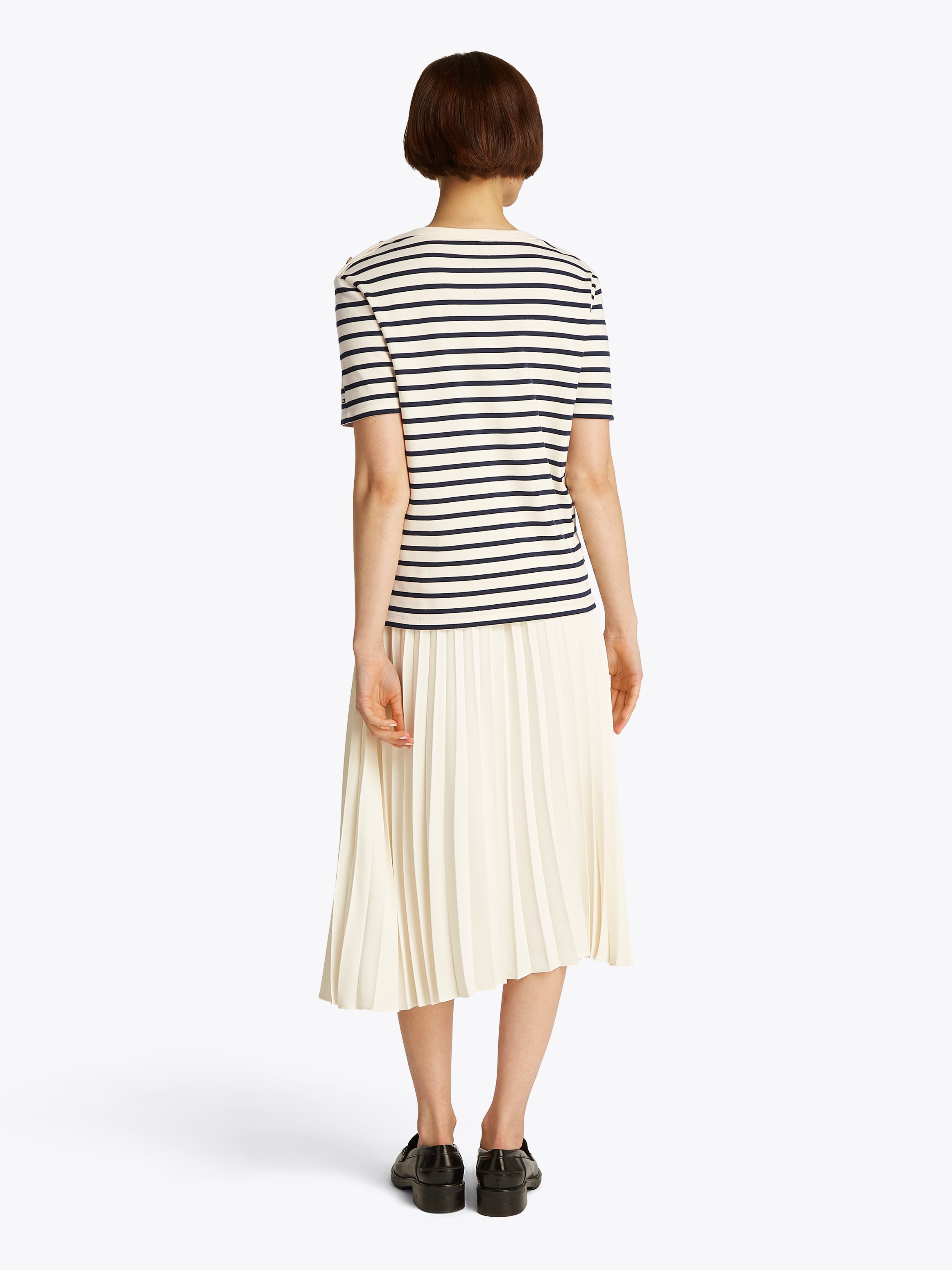 Tommy Hilfiger Rundhalsshirt »REG STRIPE GOLD BTN C-NK SS«, mit goldfarbenem Knopf