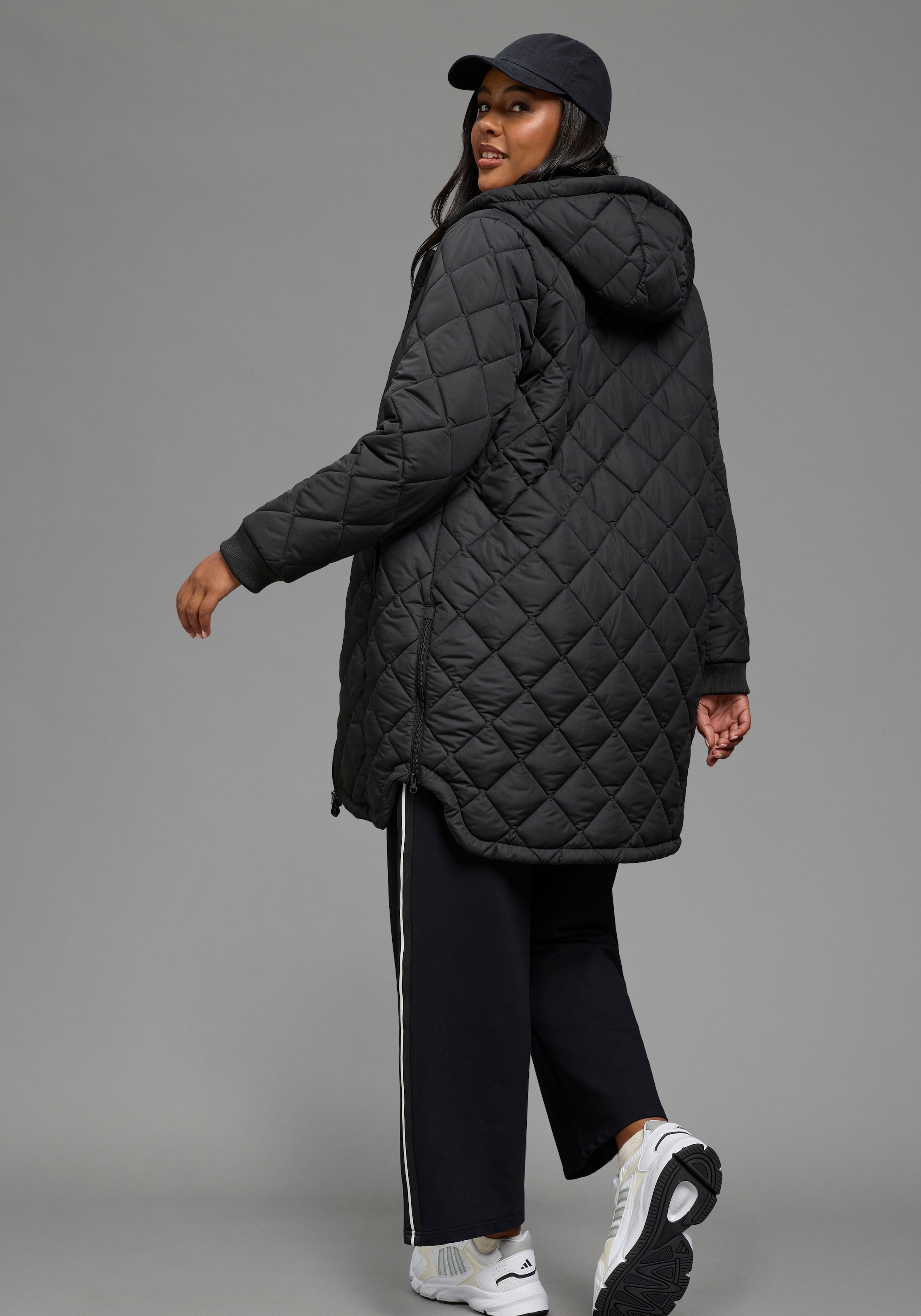 Laura Scott CURVE Manteau matelassé »Grosse Grössen« légèrement doublé avec capuche, idéal pour la transition