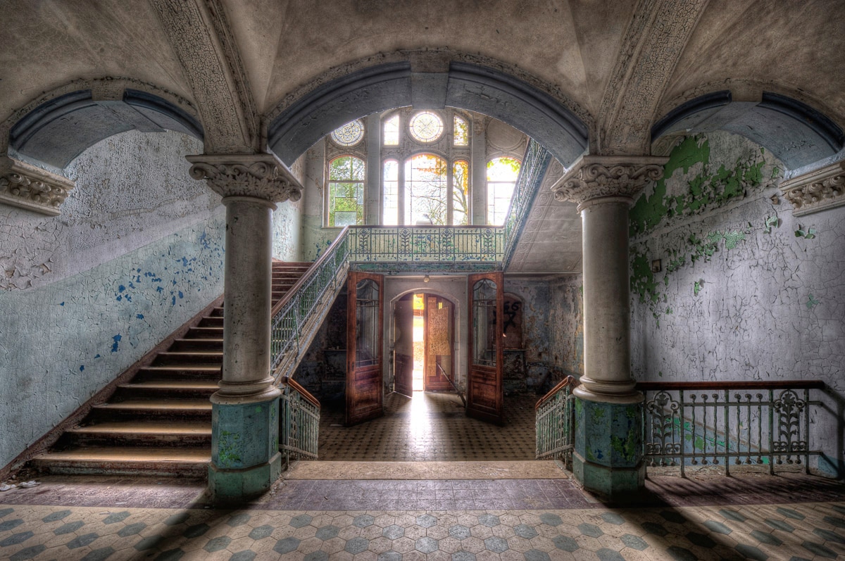 Image of Papermoon Fototapete "Lost Space Beelitz"