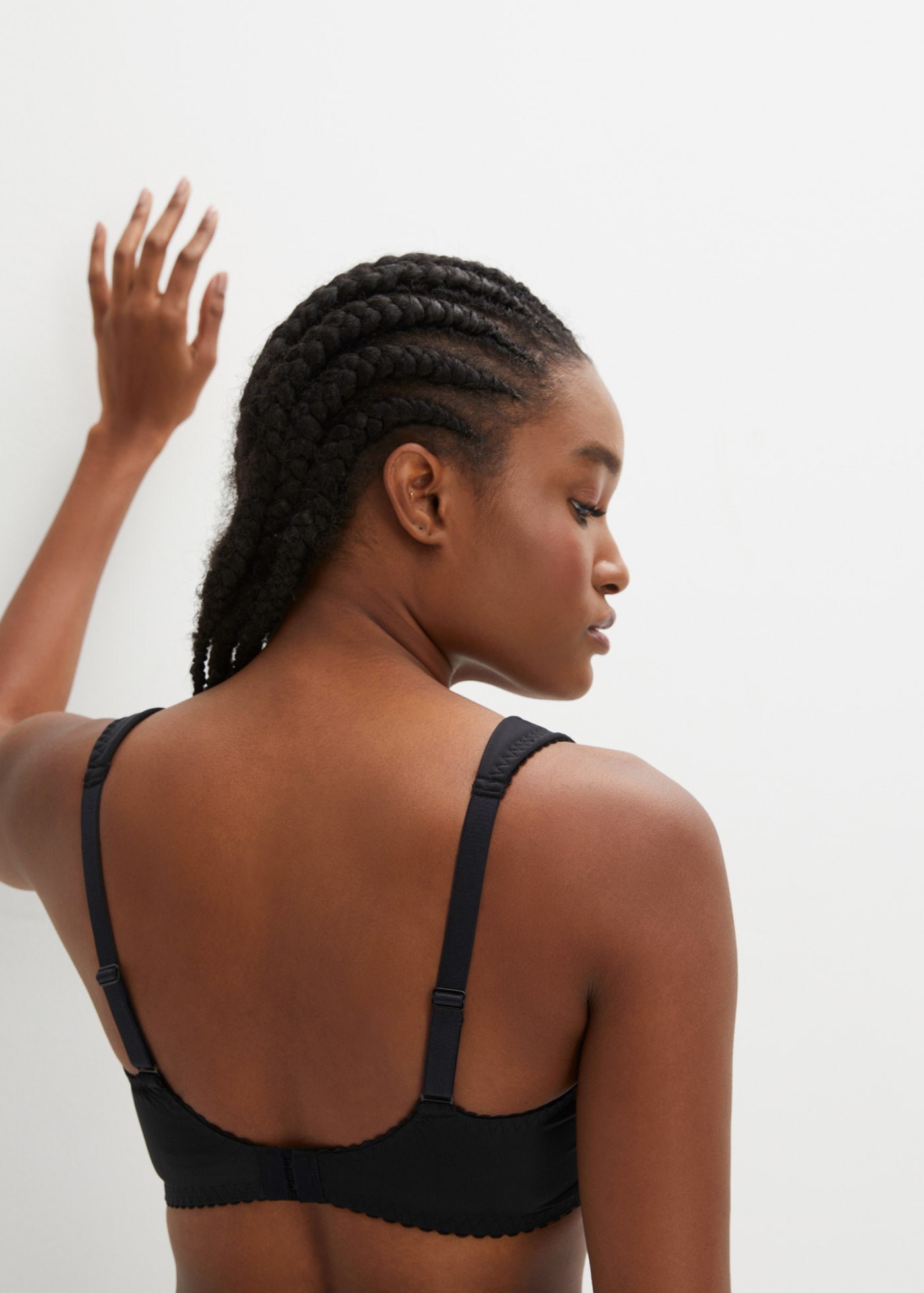 bonprix Soutien-gorge minimisant »Minimizer-BH mit gepolsterten Trägern« matière élastique, bretelles rembourrées, avec dentelle, bicolore