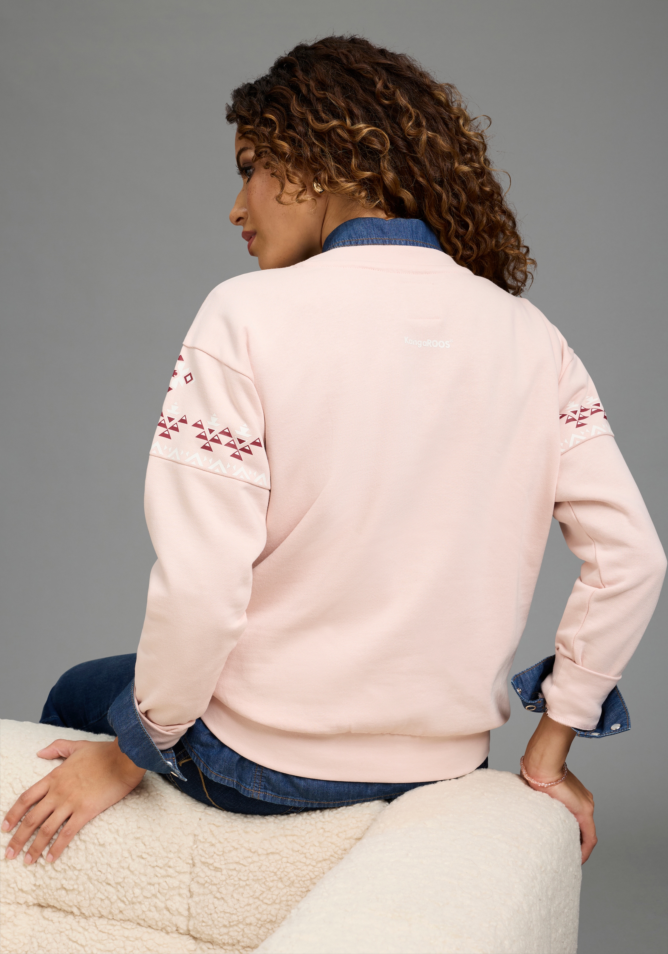 KangaROOS Sweat-shirt , Coupe oversize, col rond, longueur couvrant les hanches
