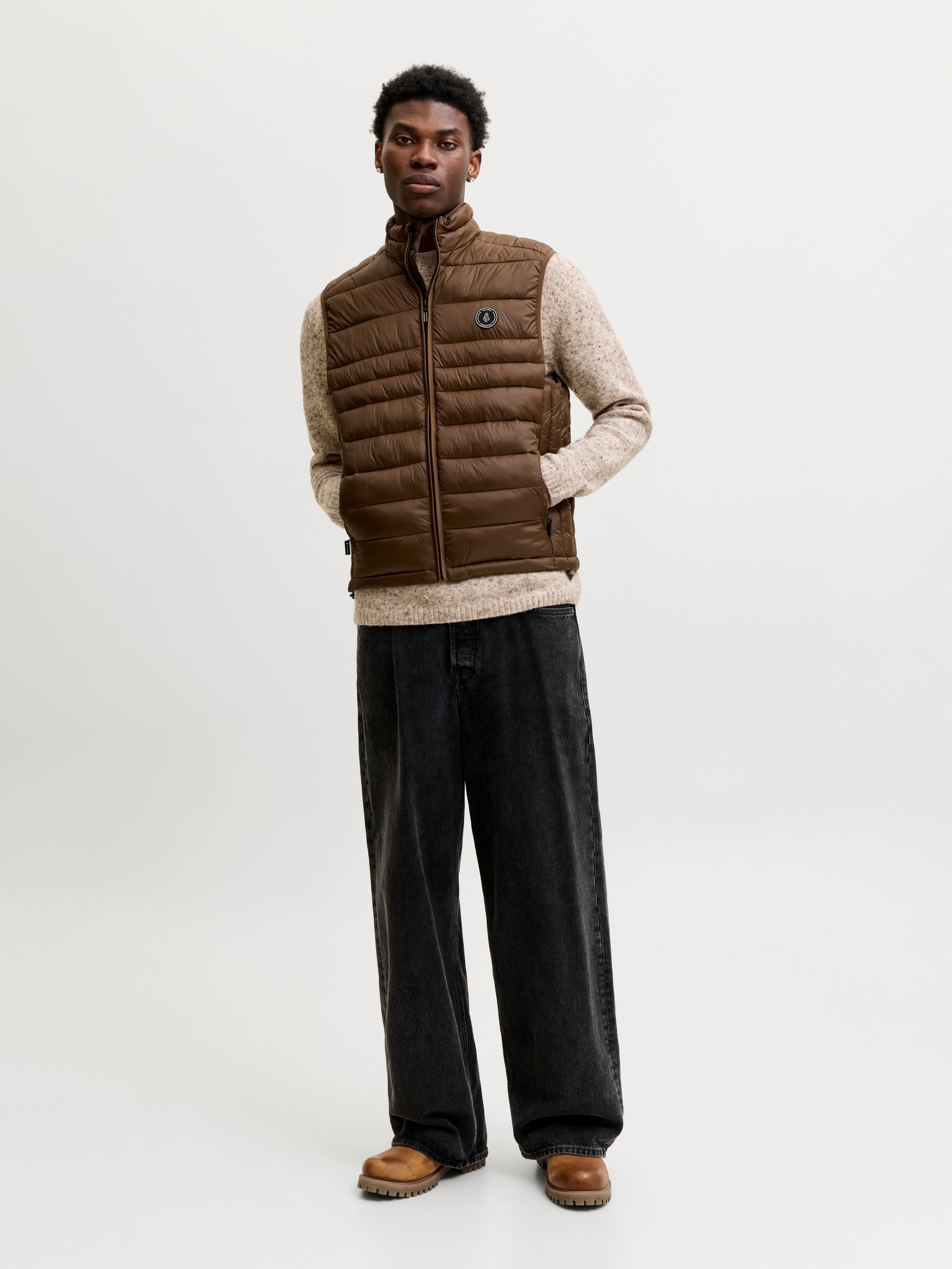 Jack & Jones Gilet matelassé »JJEKINGSLEY LIGHT BODYWARMER COLLAR NOOS« fibre synthétique, coupe régulière