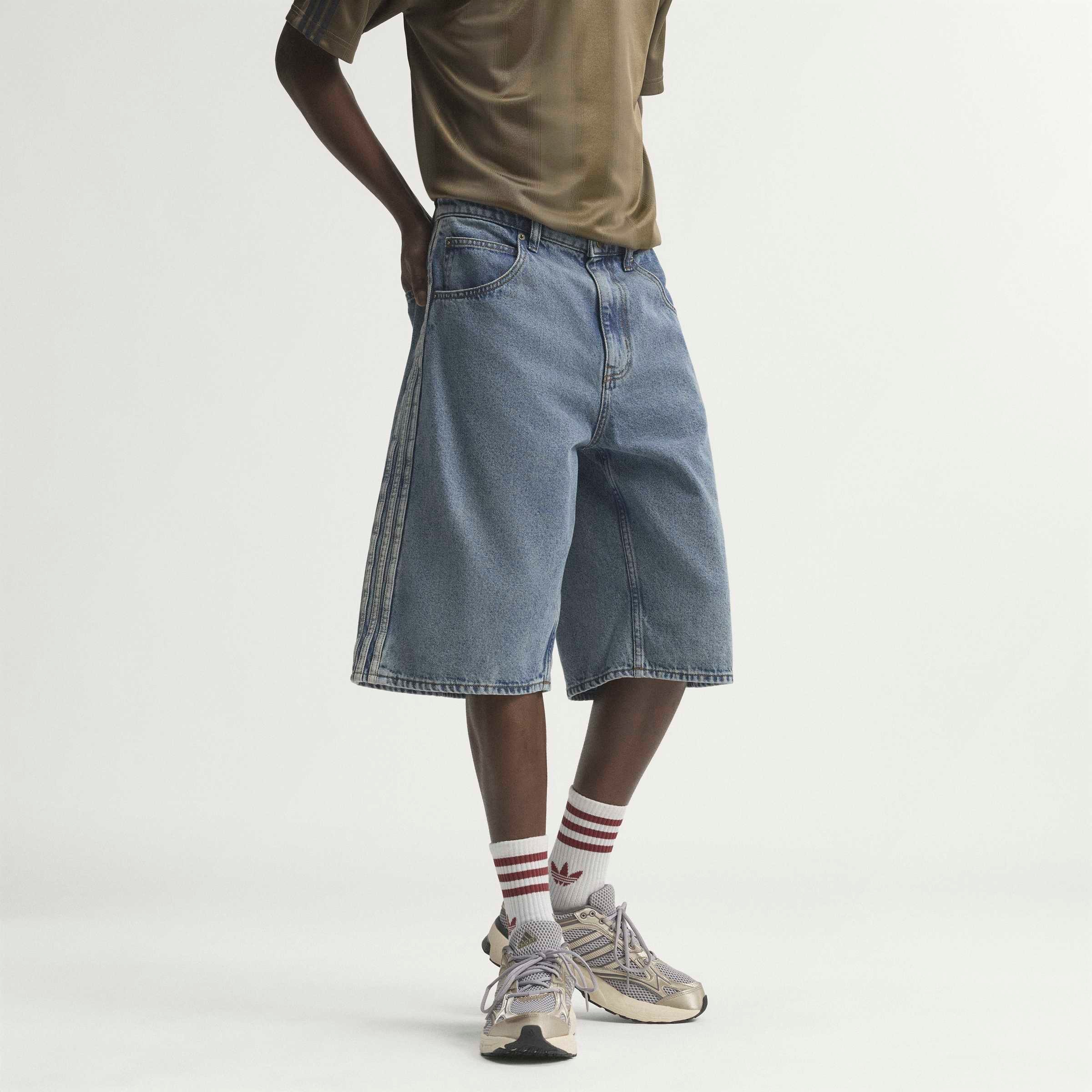 Image of adidas Originals Jeansbermudas "FIREBIRD ADICOLOR DENIM-JORTS MITTELHOHER BUND BEIN GERADE GESCHNITTEN"