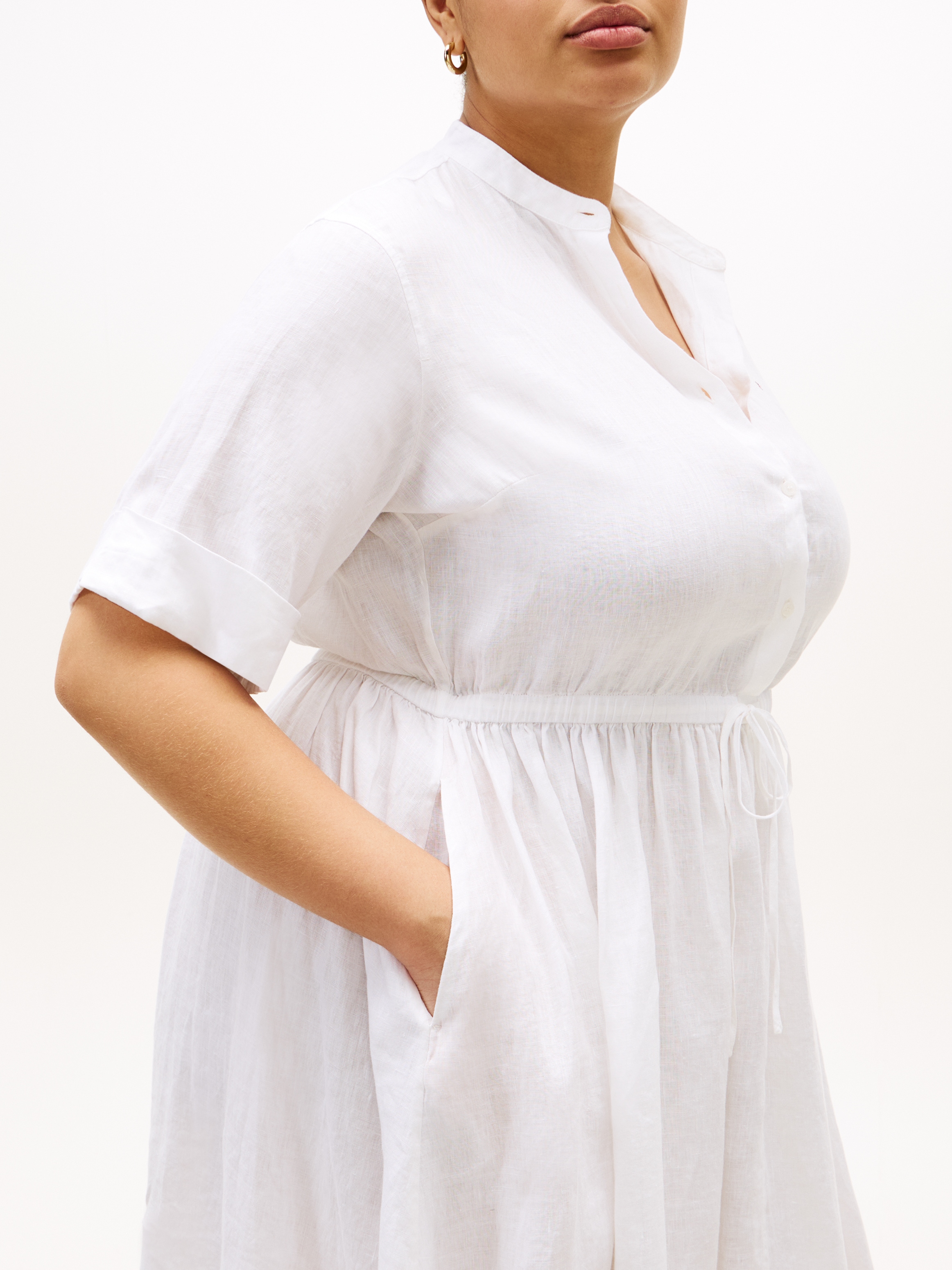 Tommy Hilfiger Curve Robe midi »CRV LINEN MIDI SHIRT DRESS SS« in grossen Grössen, Taille mit Bindeband