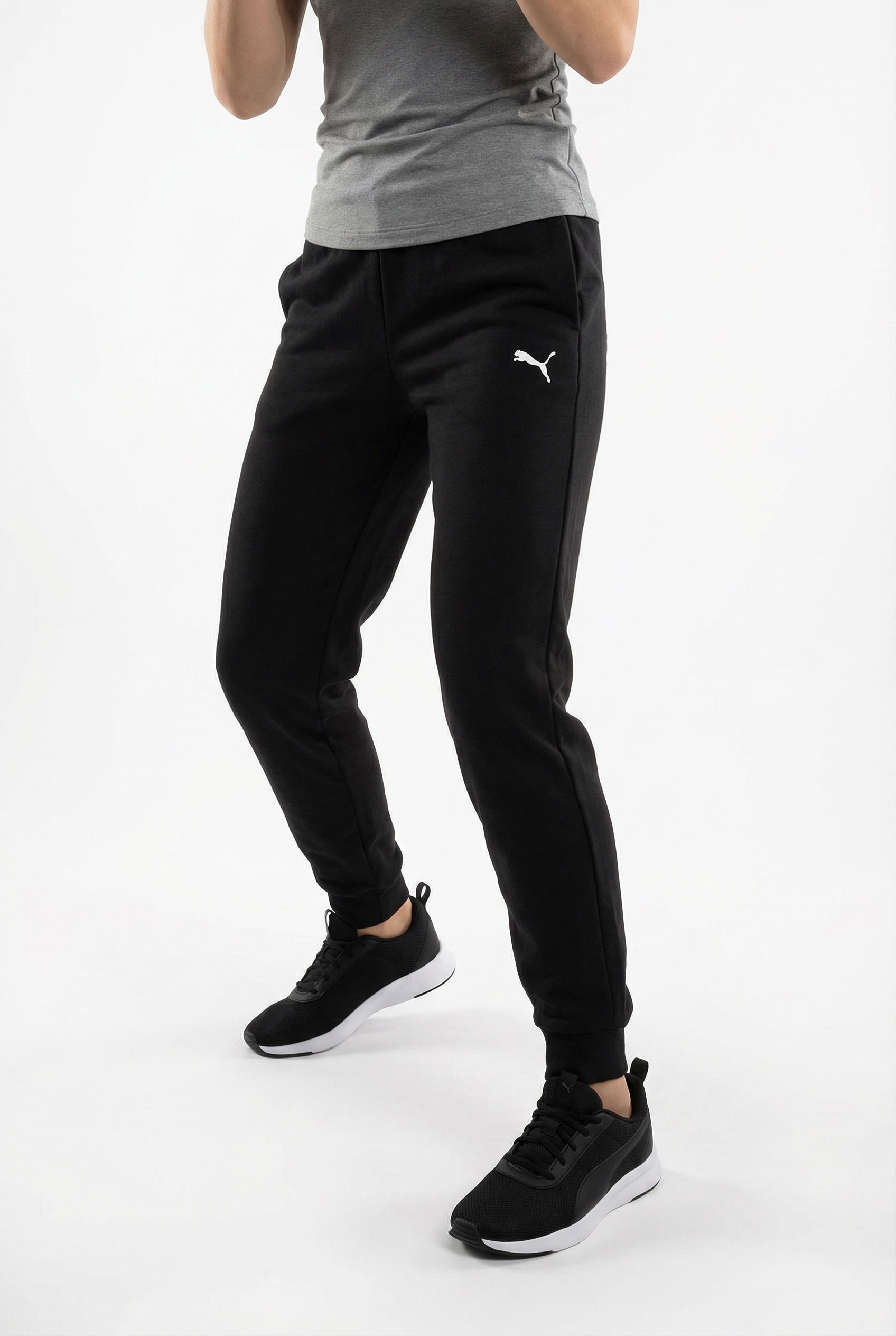 Image of PUMA Trainingshose "ESS SWEATPANTS CL FL G" aus Fleece-Material, mit geripptem Bund und Kordelzug