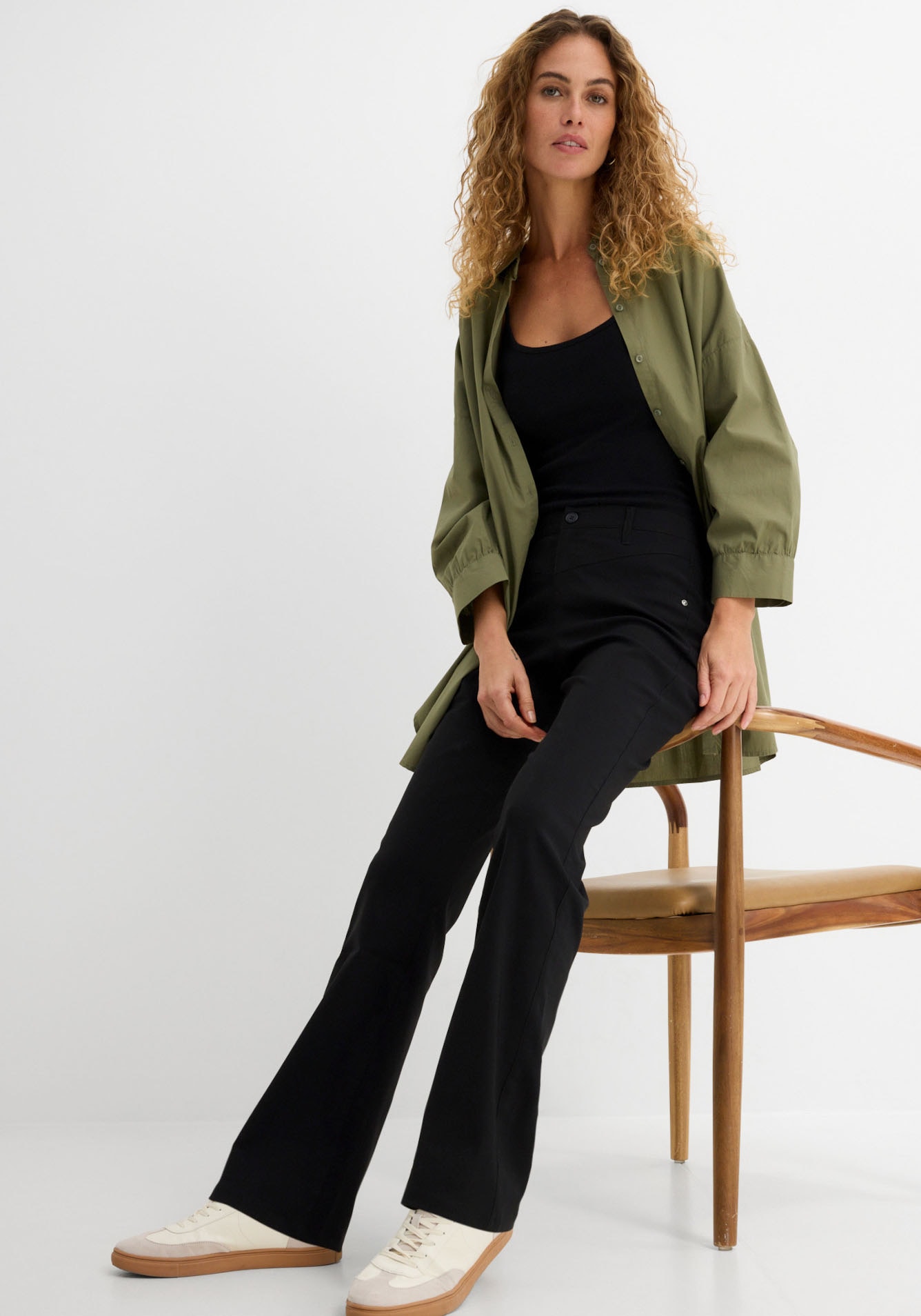 bonprix Stretch-Hose  aus Viskose, mit Bootcut-Design, Regular Fit, mit Gürtelschlaufen