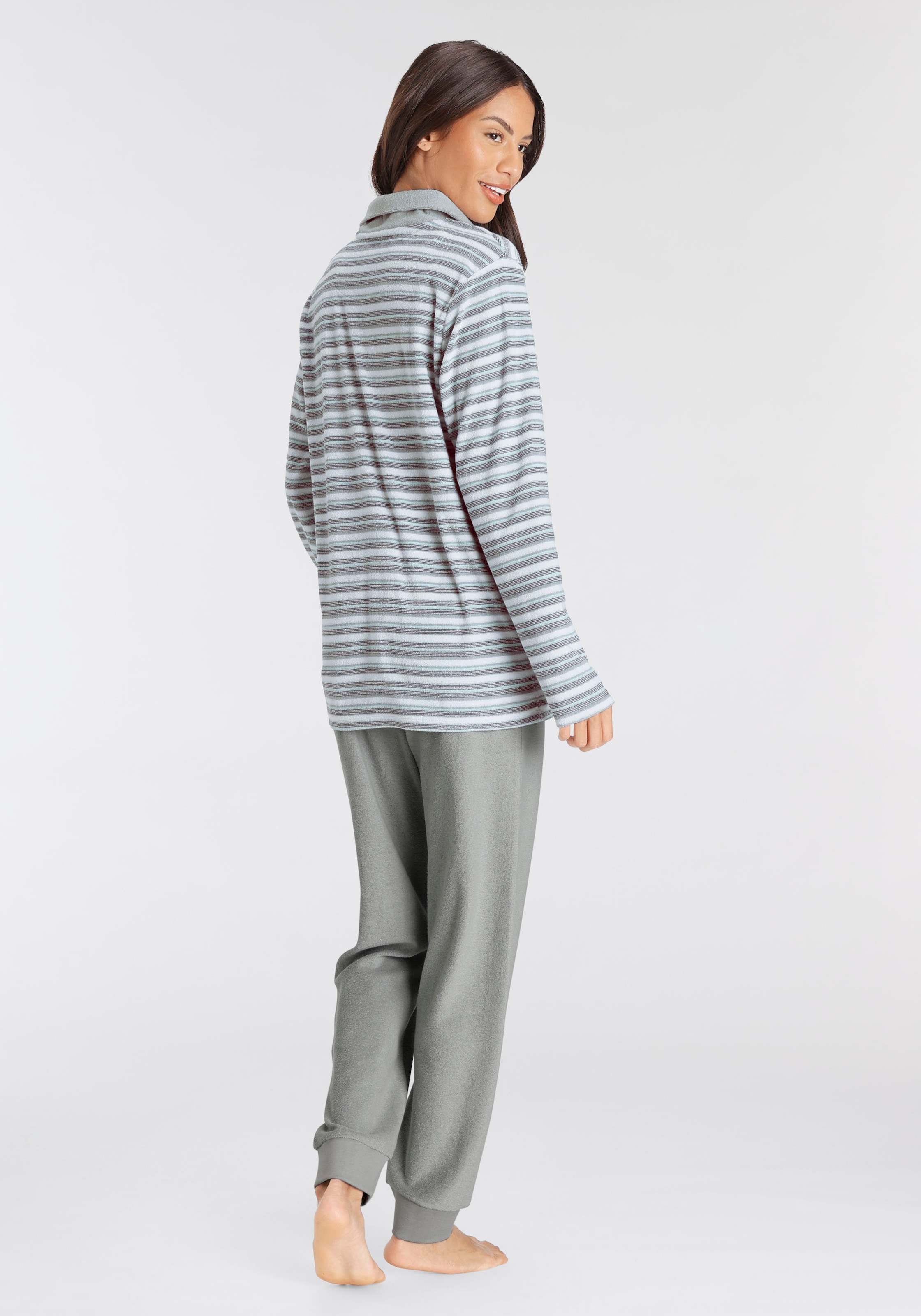 Vivance Dreams Pyjama, (2 tlg.), aus weichem Frottée mit Reissverschluss
