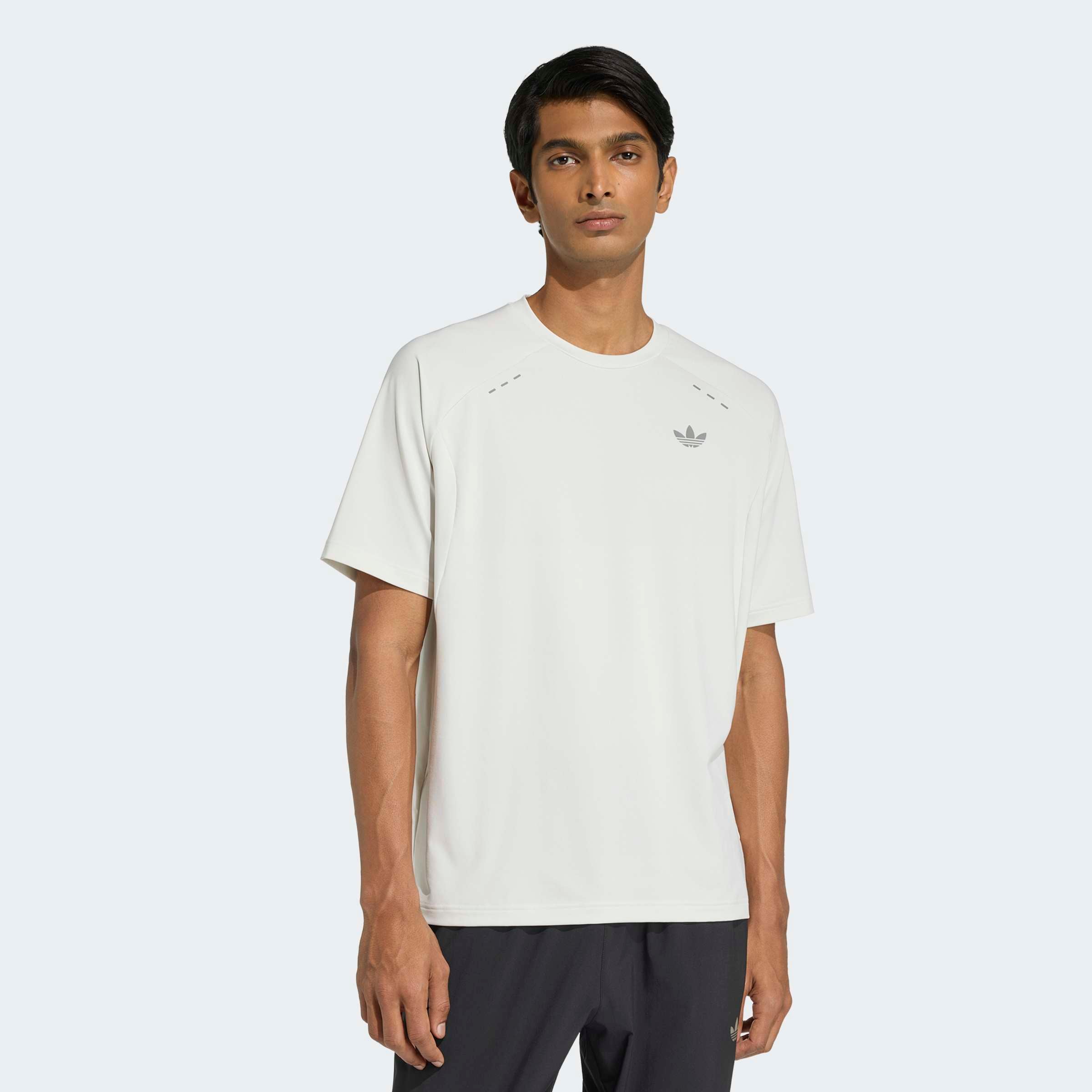adidas Originals T-shirt »TECH TREFOIL ESSENTIALS POLYESTER« style sportif, sans fermeture, en polyester