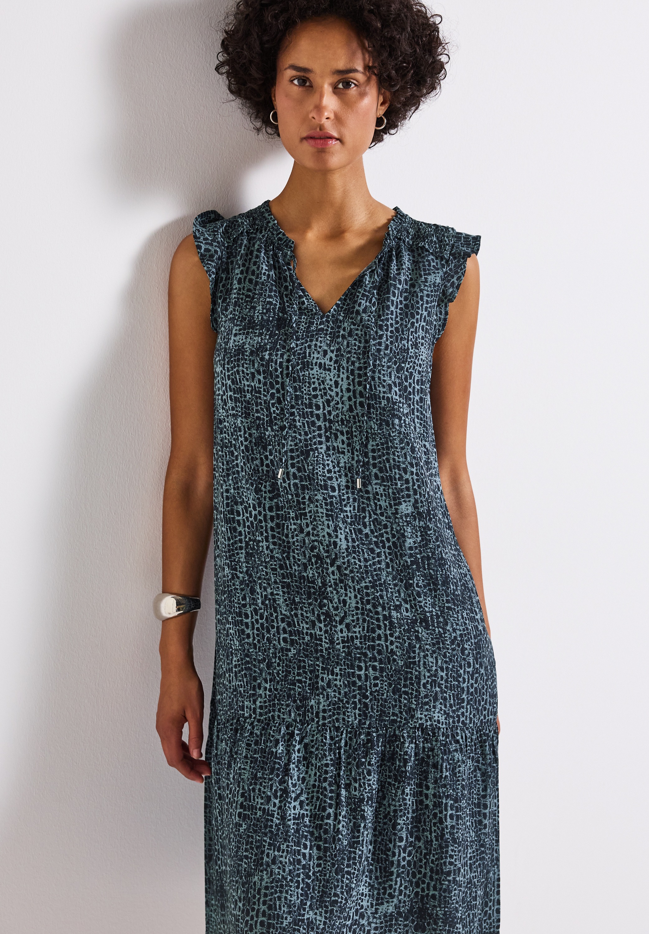STREET ONE Minikleid, mit Volant-Details und grafischem Muster