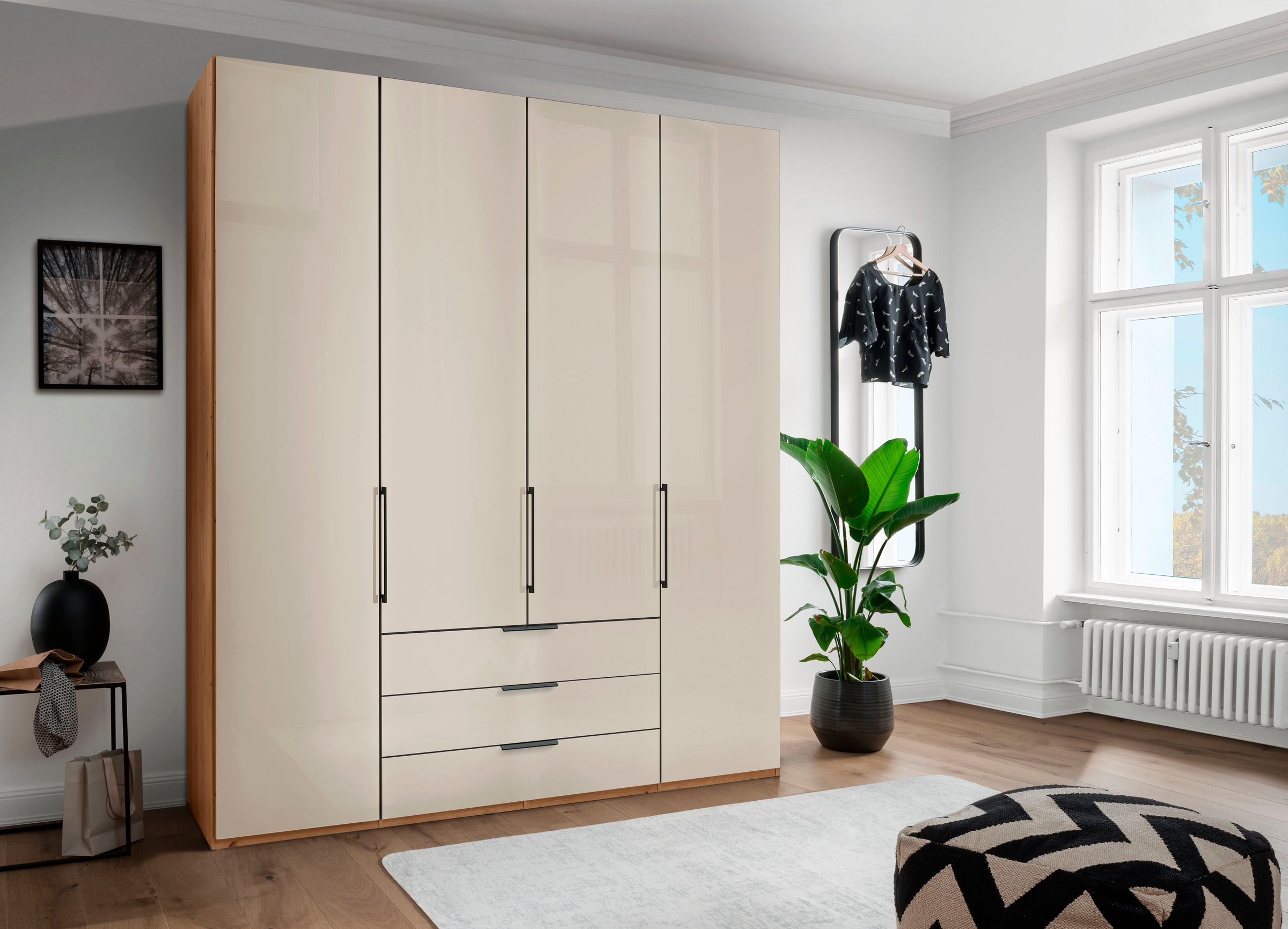 Image of WIEMANN Kleiderschrank "Monaco" mit Glasfront sowie hochwertigen Beschlägen inkl. Dämpfung