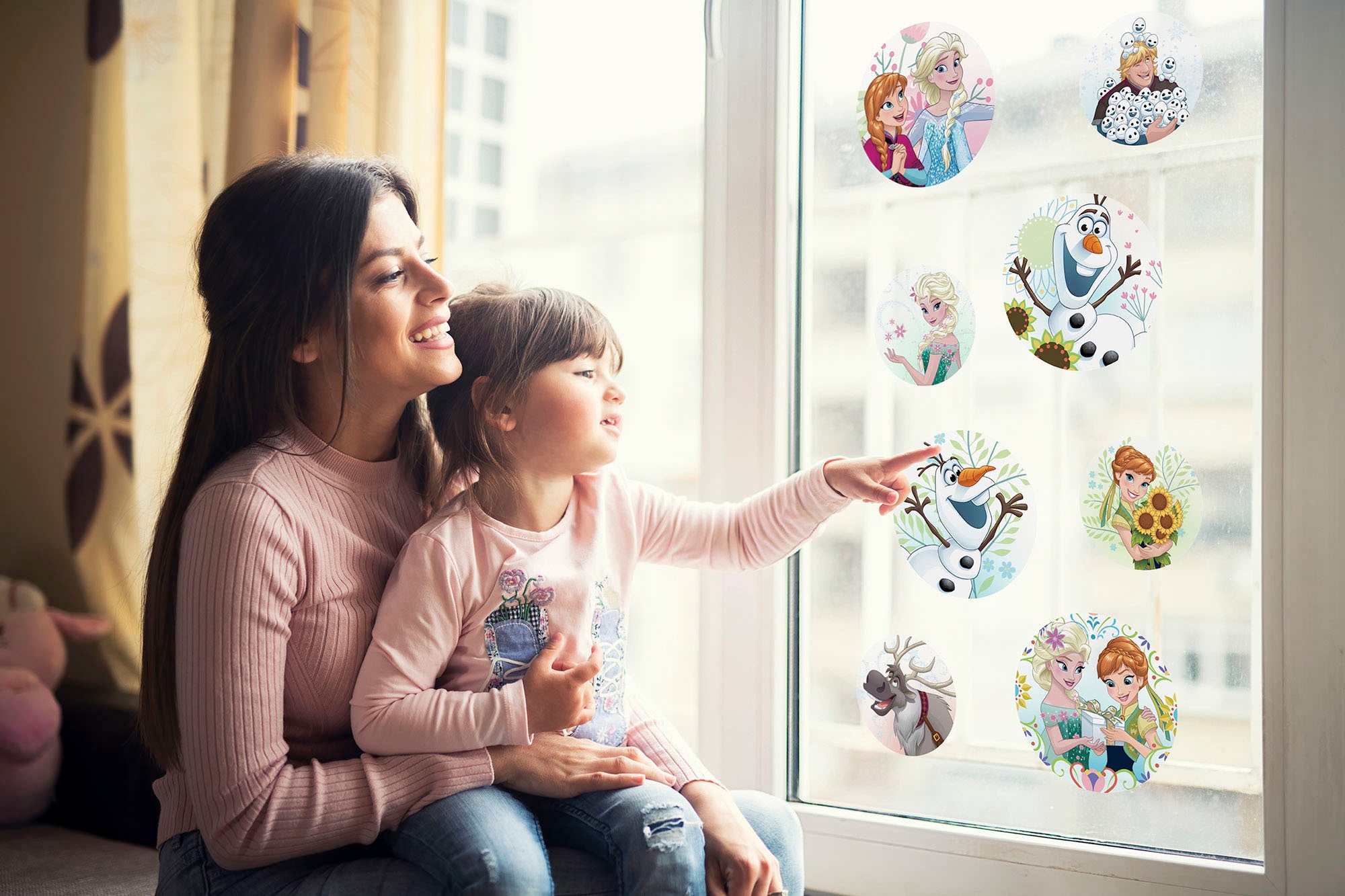 Image of Komar Fensterdekoration "Frozen Springday" Fenstersticker mit Elsa, Anna und Olaf