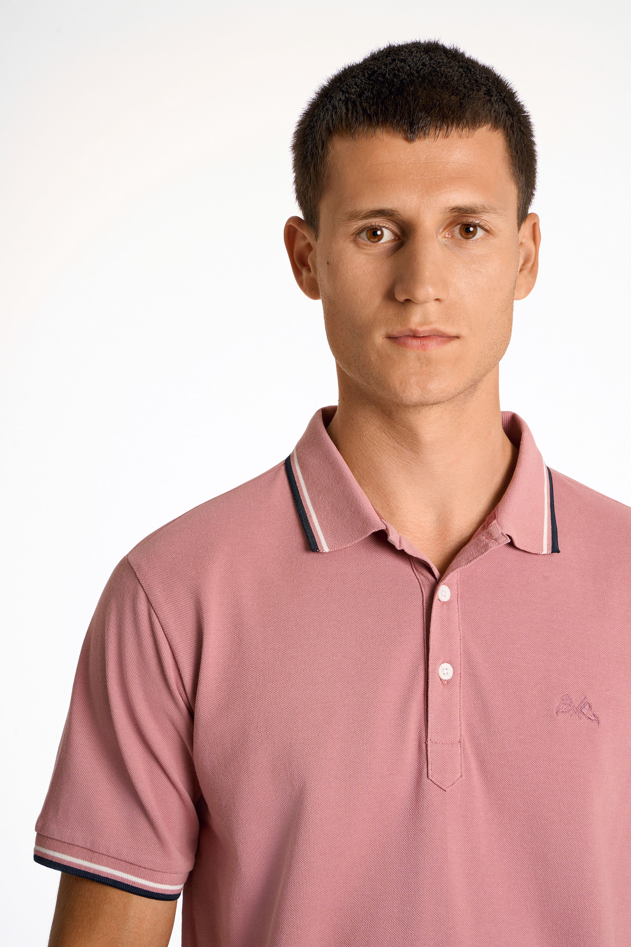 LINDBERGH Polo mit Logo-Stickerei und abgesetzten Bündchen