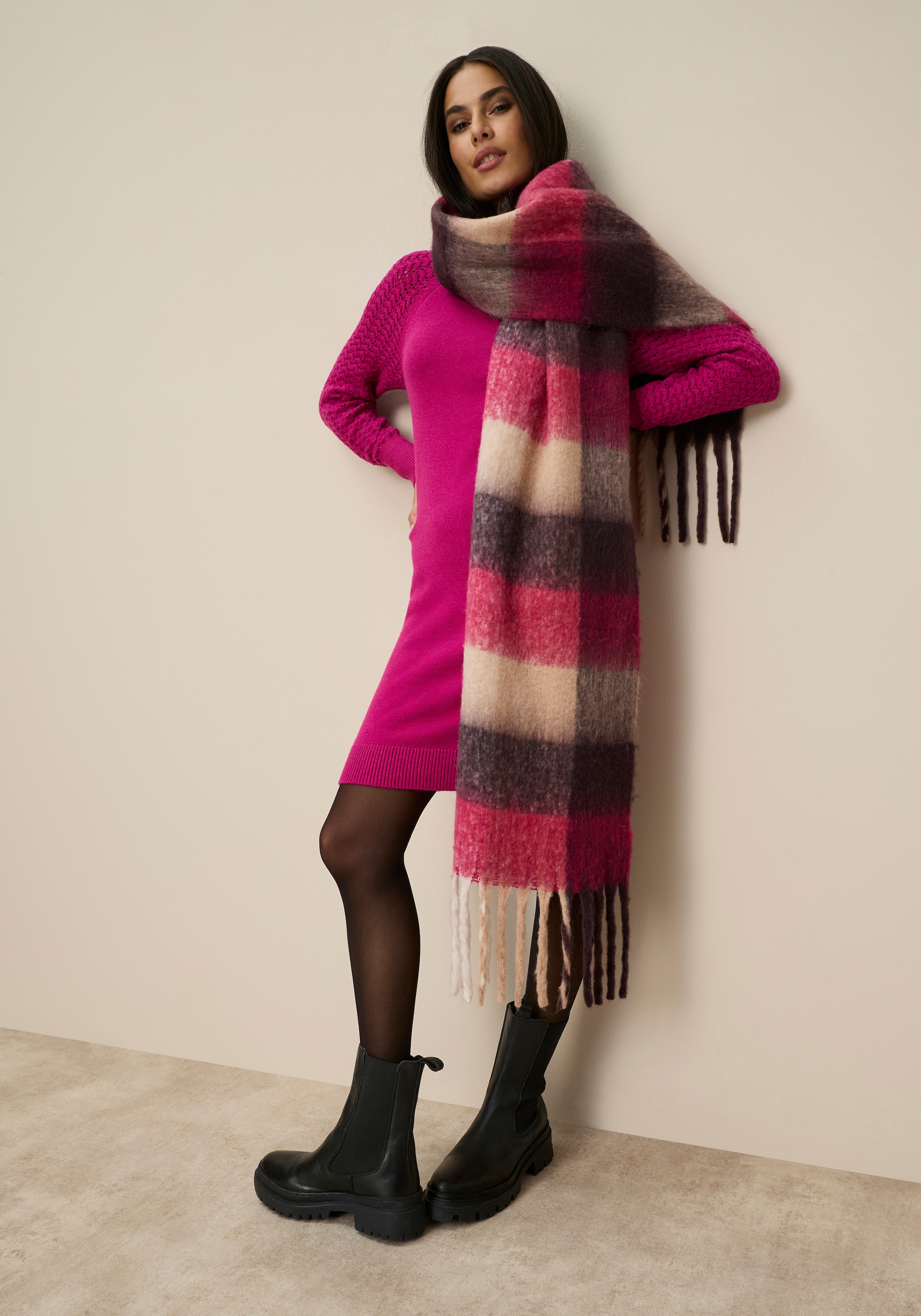 Tamaris Robe en tricot Mini-Länge mit Ajourstrickmuster aus Viskosemischung