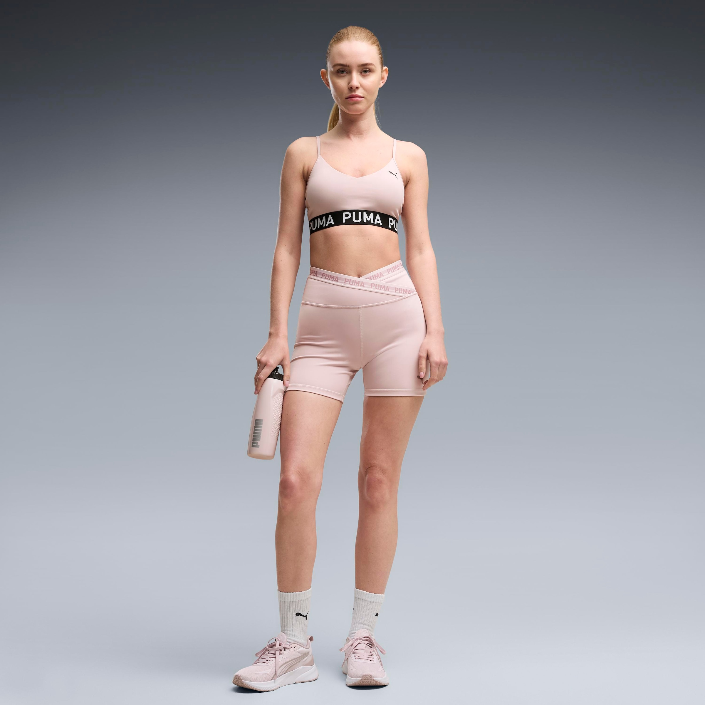 PUMA Soutien-gorge de sport »MOVE STRONG BRA - LOW« Avec bretelles réglables, coussinets amovibles