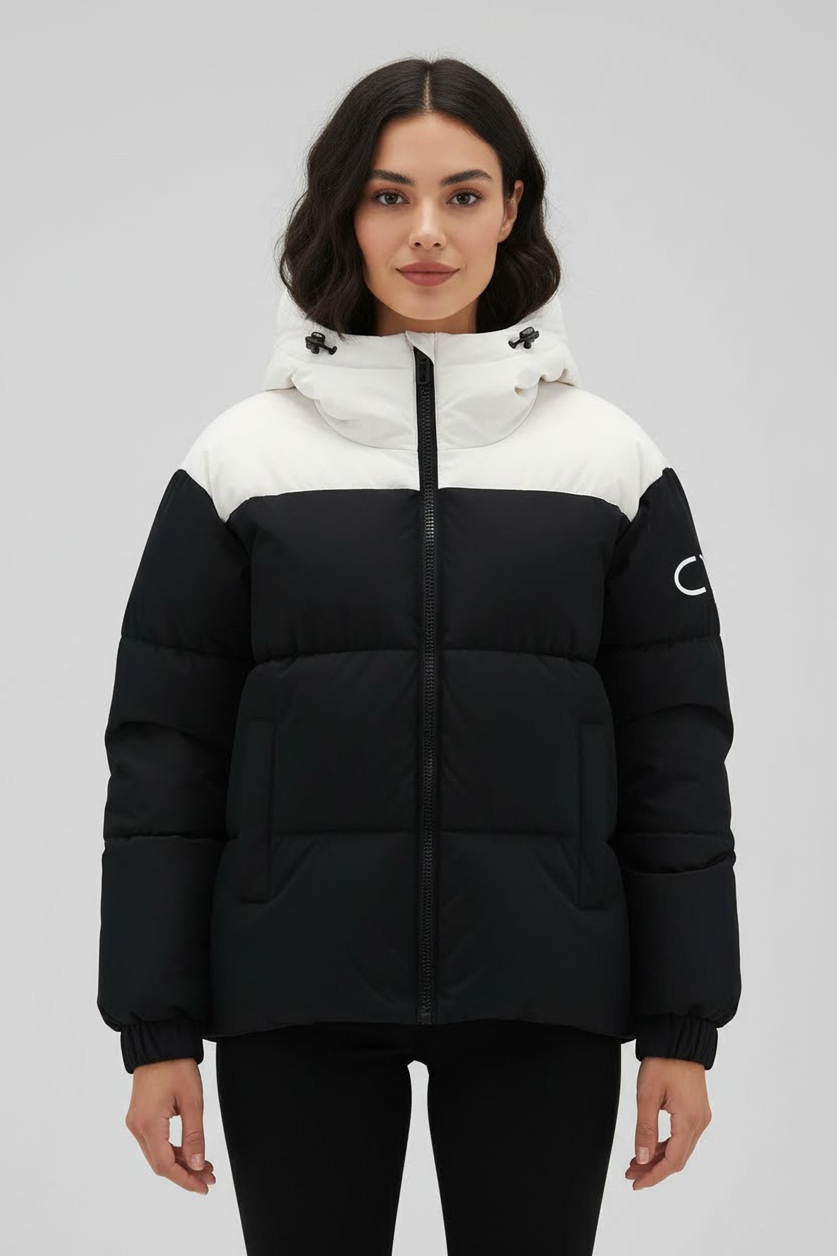 Image of CMP Winterjacke mit fester Kapuze, leichtes Material, sportlicher Stil