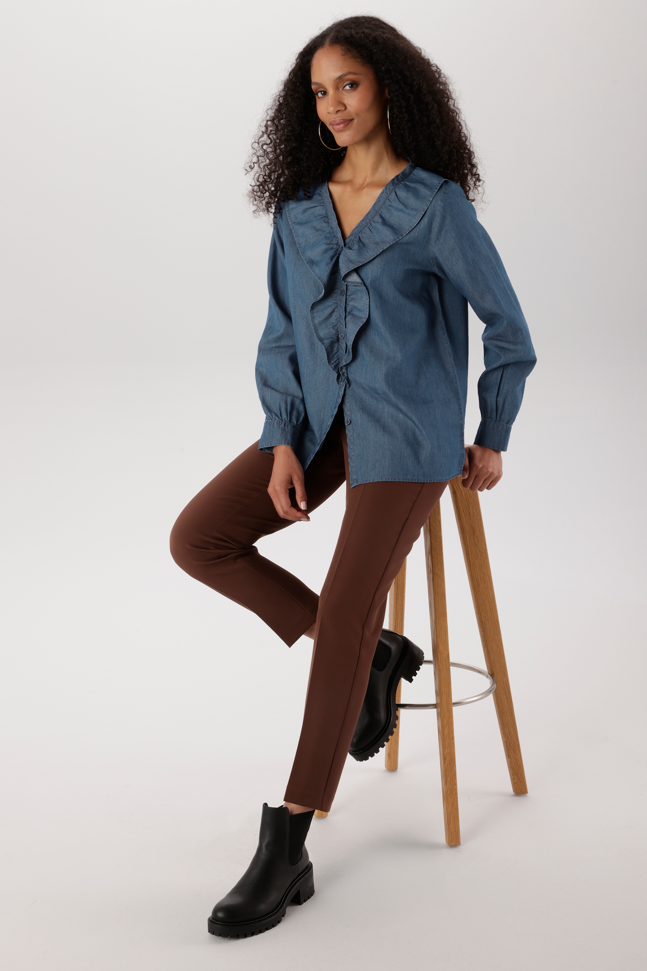 Aniston SELECTED Blouse en jean avec volants au col en V allongeant - NOUVELLE COLLECTION