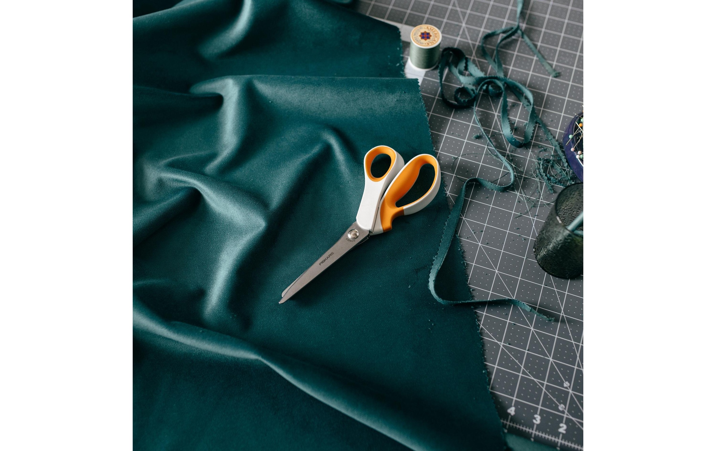 Fiskars Haushaltsschere »Softgrip 24 cm rostfreier Stahl, Rechtshänder«