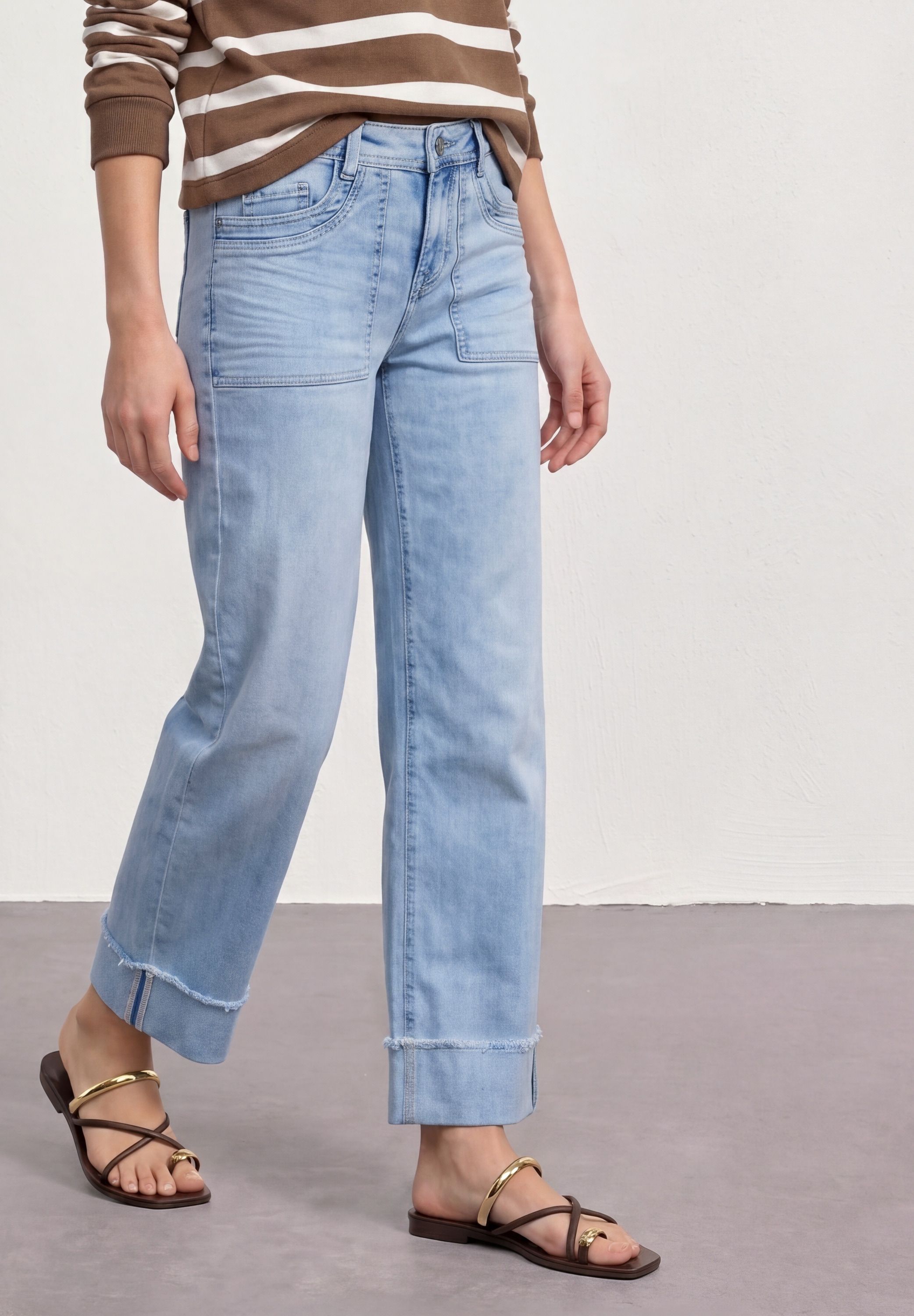 Image of STREET ONE Bequeme Jeans "Style Amalia" mit Aufschlag und Stretch
