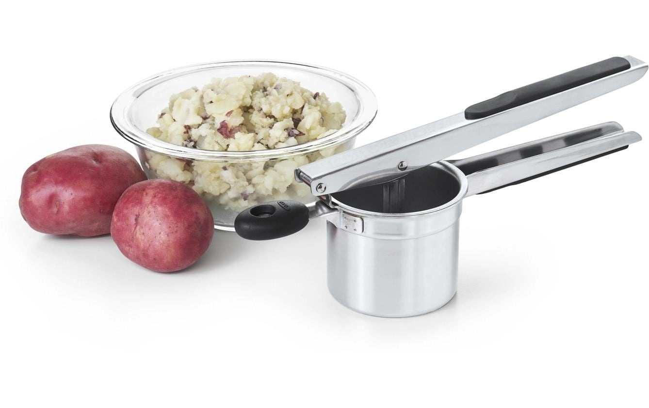 OXO Good Grips Kartoffelpresse Kartoffelstampfer aus robustem Edelstahl