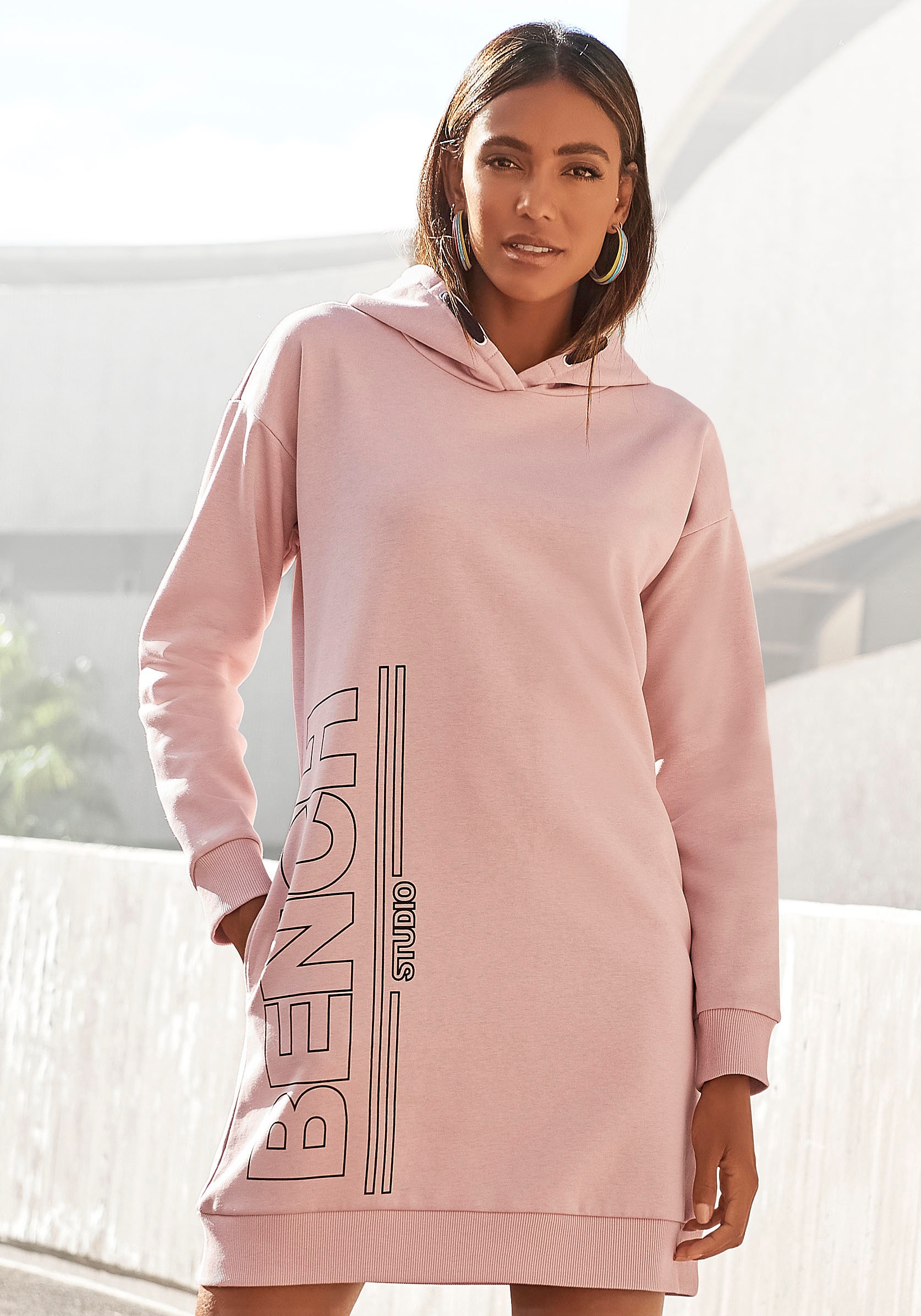 Image of Bench. Sweatkleid, mit senkrechtem Logodruck bei Ackermann Versand Schweiz
