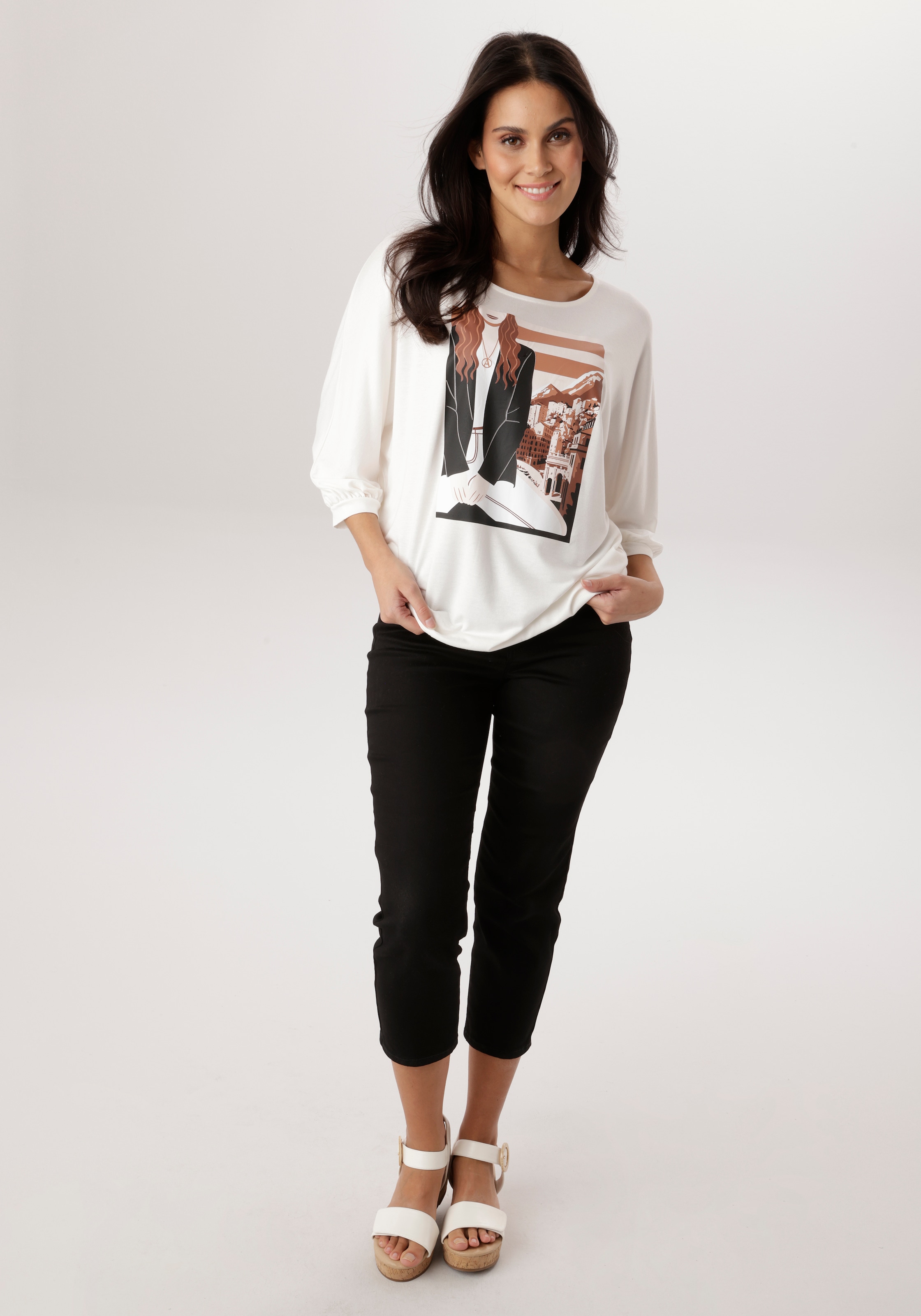 Aniston SELECTED T-shirt chauve-souris mit flächendeckendem, femininen Frontmotiv - NEUE KOLLEKTION