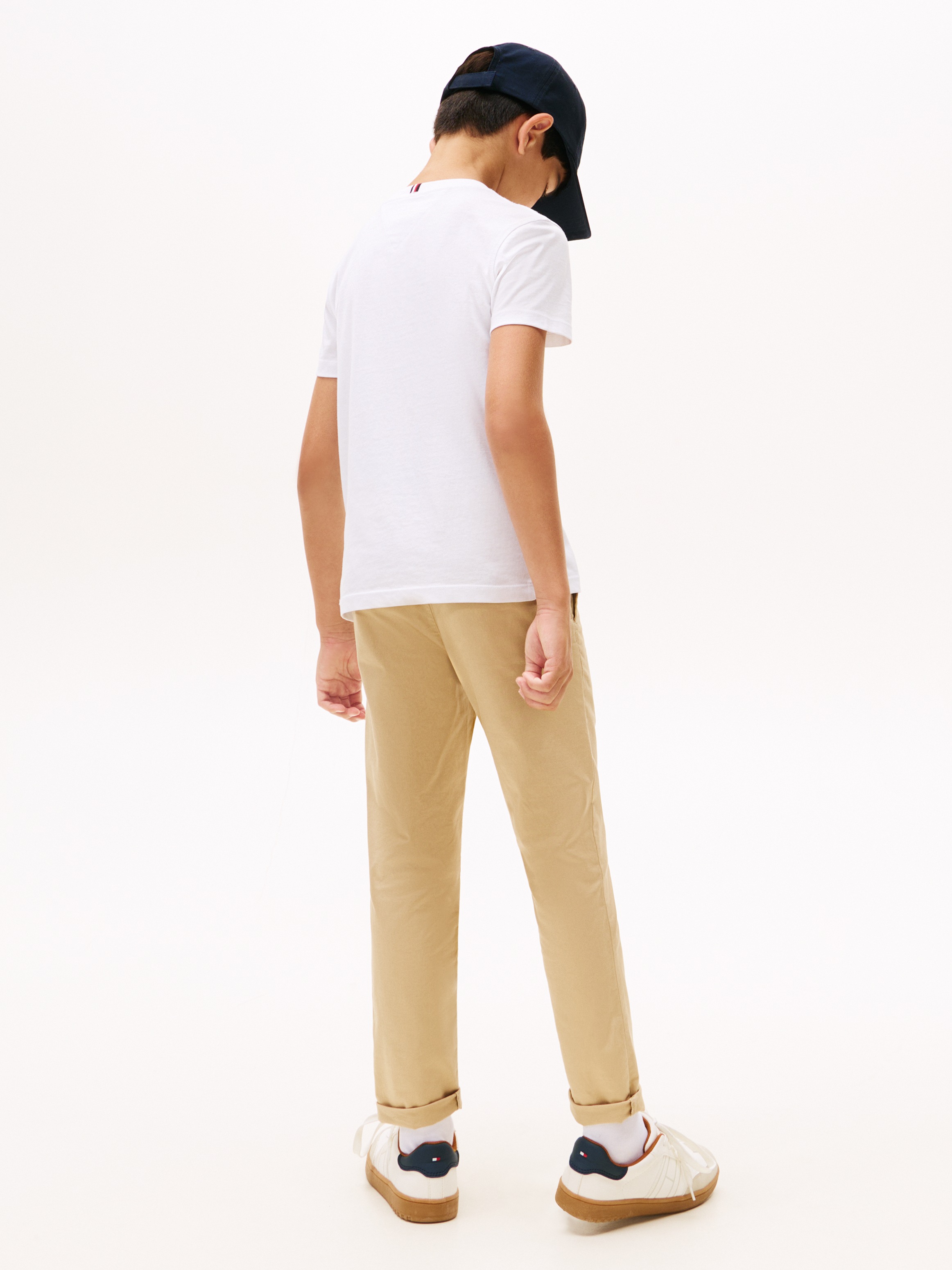 Tommy Hilfiger T-Shirt »ESSENTIAL COTTON TEE S/S«, mit Logostickerei
