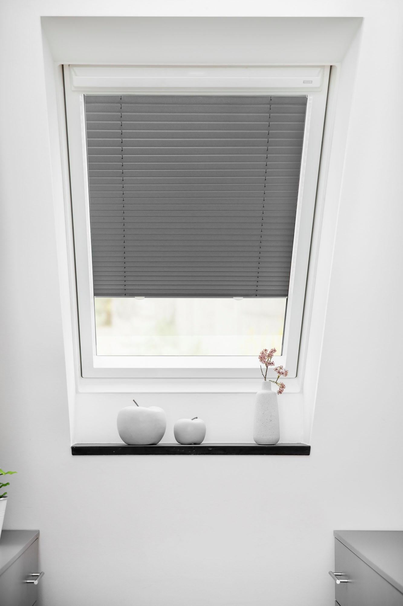Image of LICHTBLICK ORIGINAL Dachfensterplissee "Haftfix" Lichtschutz ohne Bohren verspannt Crush-Optik, mit Saugnapf