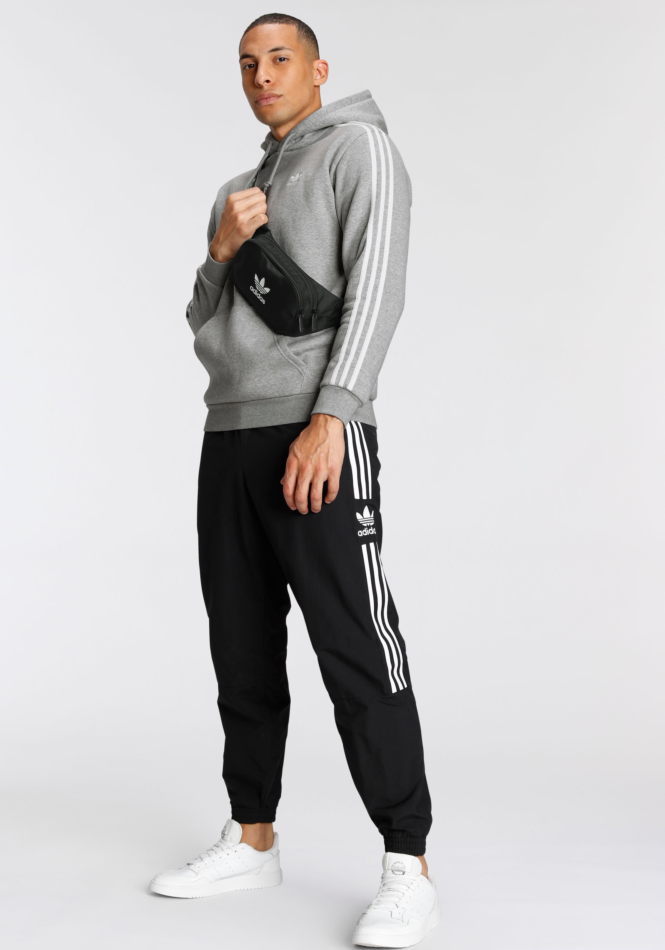 ♕ adidas Originals Trainingshose »ADICOLOR versandkostenfrei TREFOIL«, LOCK-UP (1 CLASSICS tlg.) auf