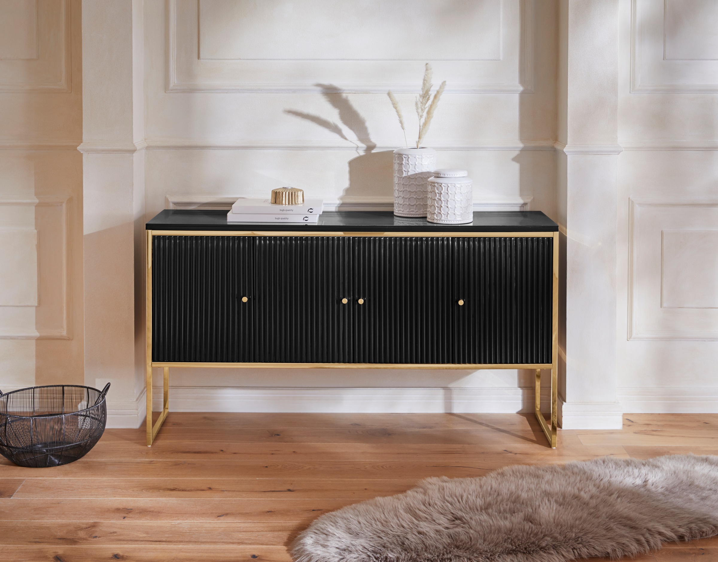 Image of Guido Maria Kretschmer Home&Living Sideboard »Woodly«, modernes Design, mit goldfarbenen Absätzen, viel Stauraum bei Ackermann Versand Schweiz