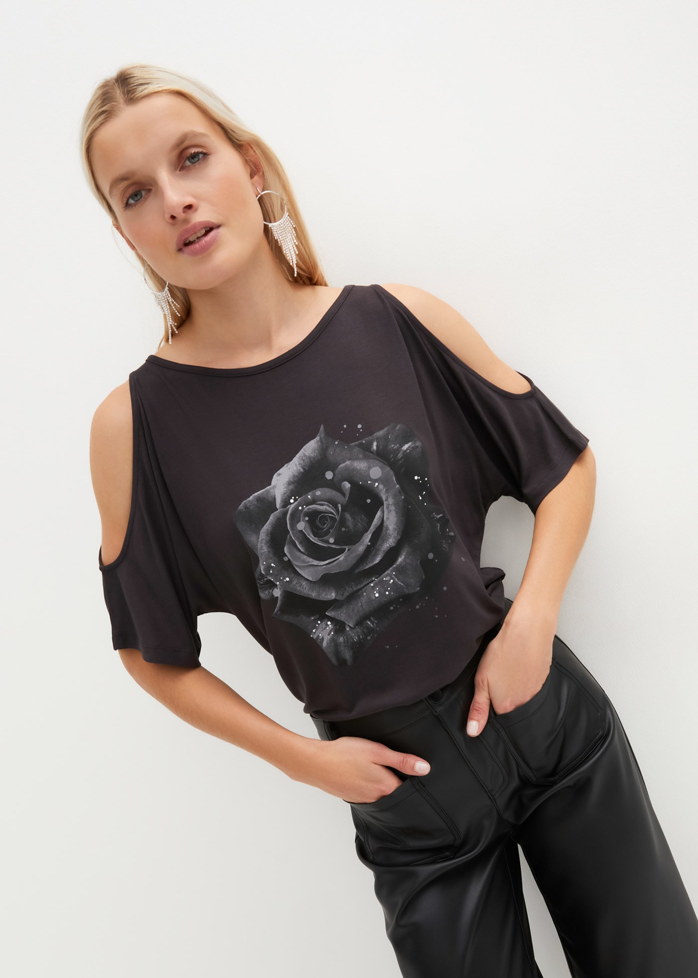 Image of bonprix T-Shirt "Cold-Shoulder-Shirt aus Viskose" Cold-Shoulder-Design, Halbarm, lässige Passform, mit Blumen-Print