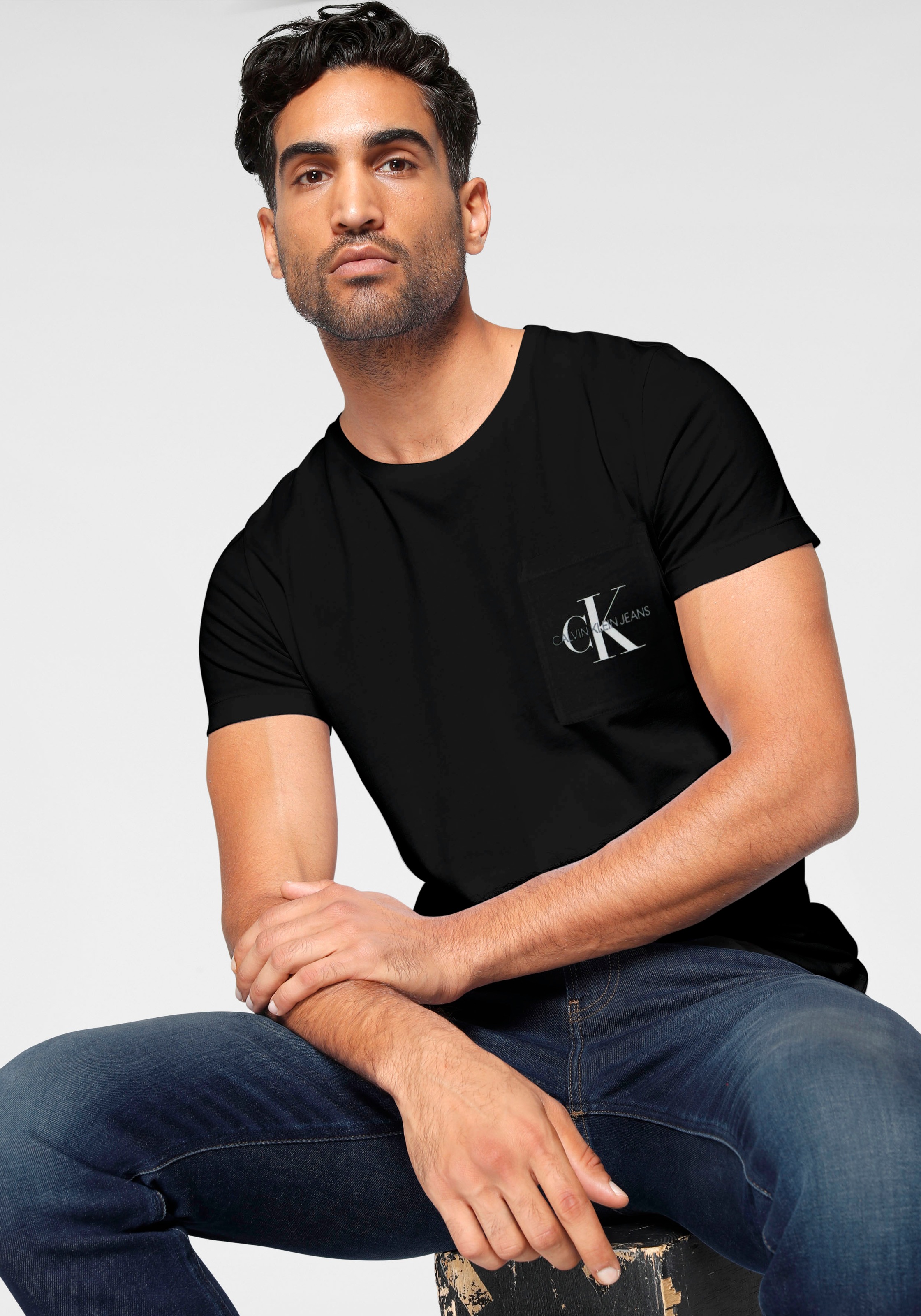 Image of Calvin Klein Jeans T-Shirt »MONOGRAM POCKET SLIM TEE« bei Ackermann Versand Schweiz