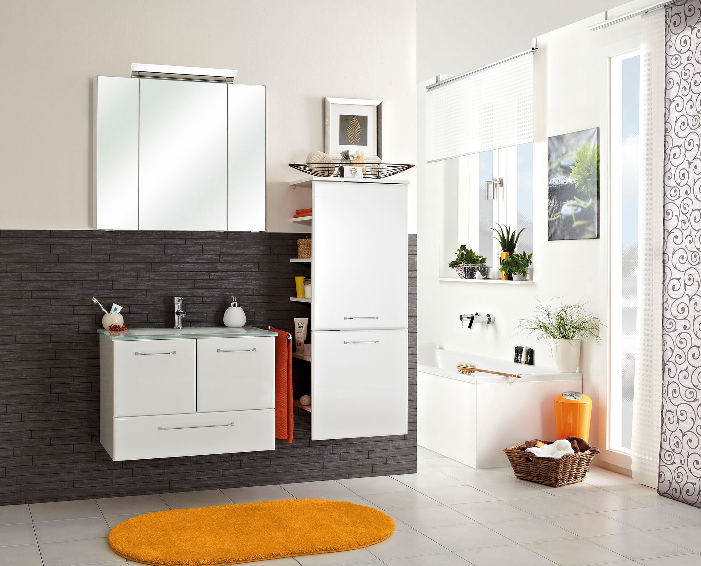 Saphir Armoire intermédiaire »Quickset Badschrank 50 cm breit, 2 Türen, seitliche Ablagen« Armoire de salle de bain midi avec amortisseur de porte, poignées chromées brillantes