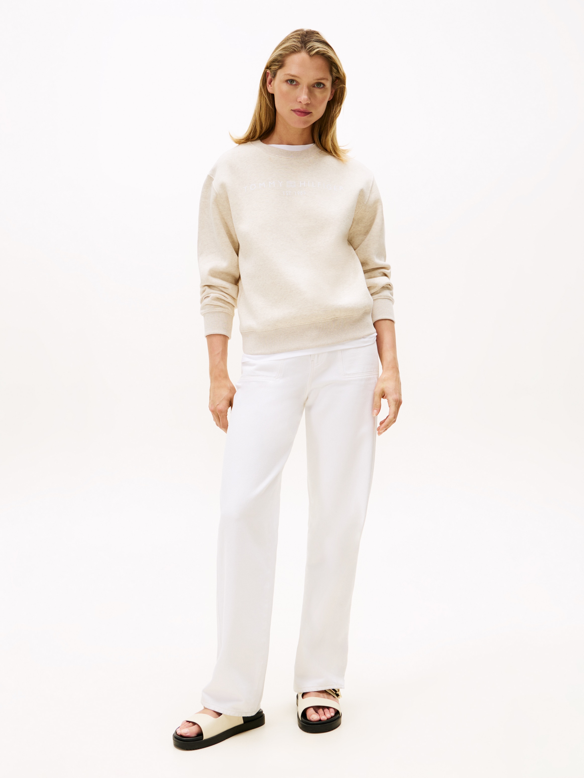 Tommy Hilfiger Sweatshirt »MDRN REG CORP LOGO C-NK SWTSHRT«, mit Logoschriftzug
