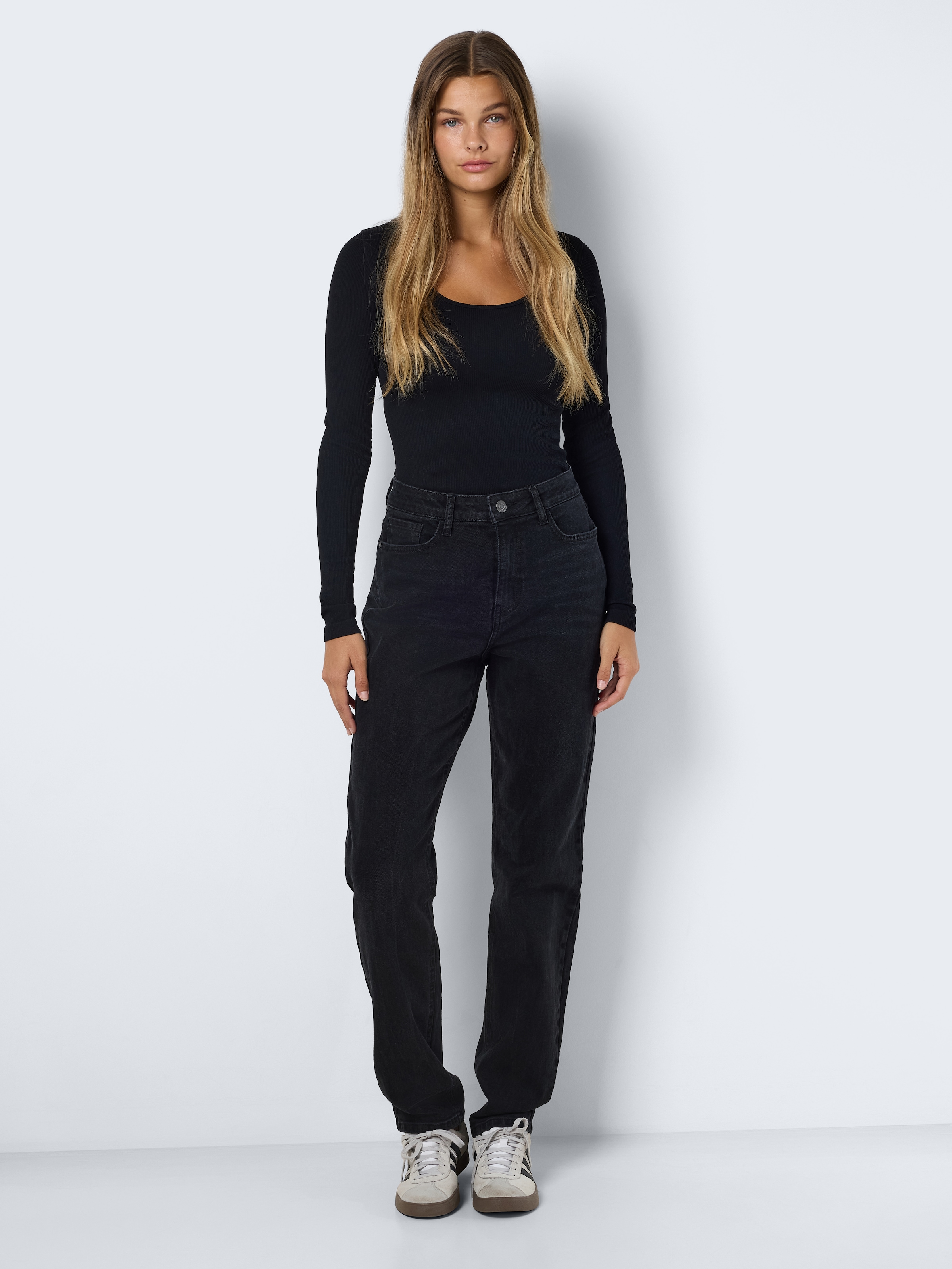 Noisy may High-waist-Jeans »NMDAISY HW MOM FIT JEAN BLACK FWD NOOS«