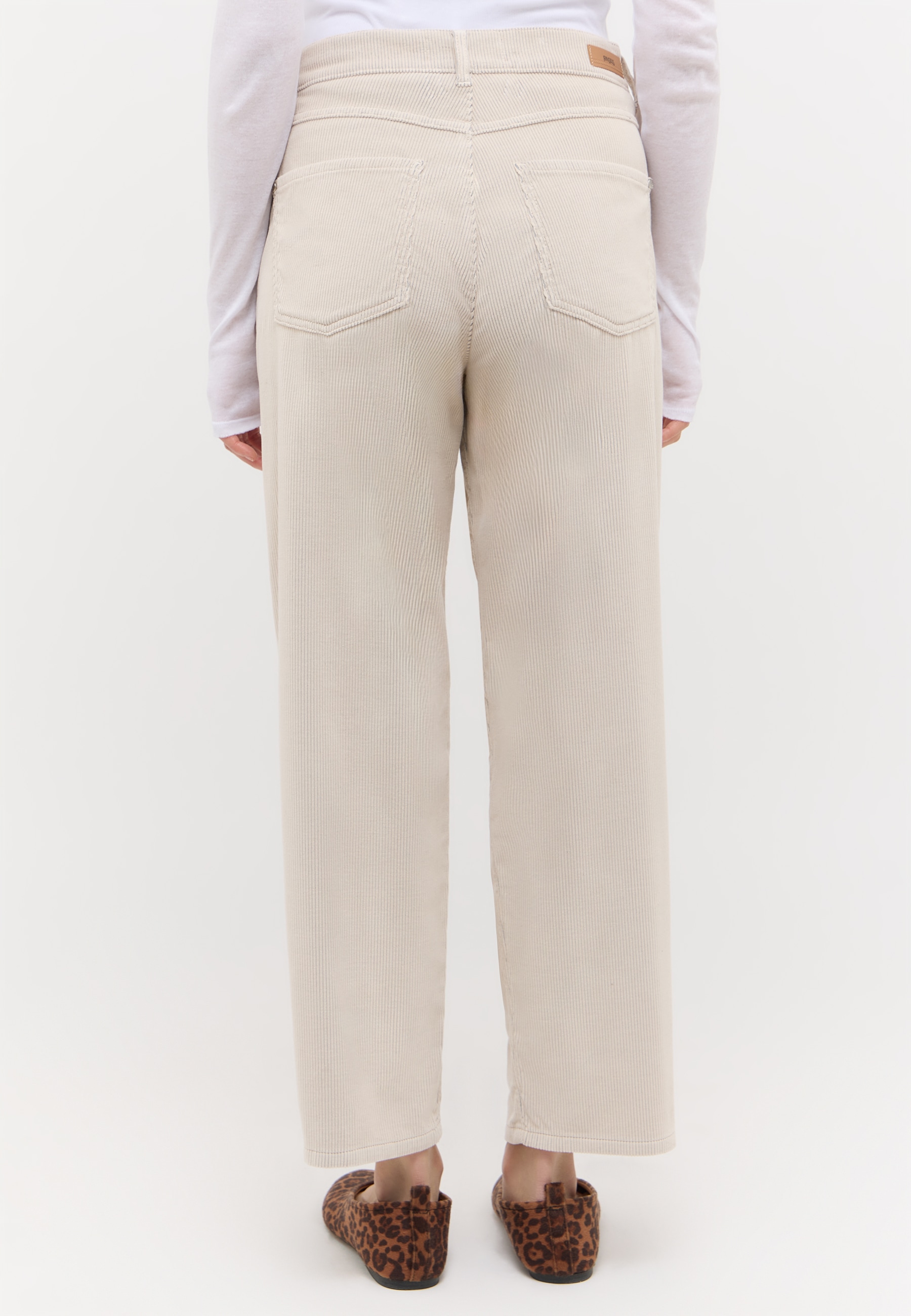 ANGELS Cordhose »EVY«  Relaxed Fit, moderne O-Shape Form