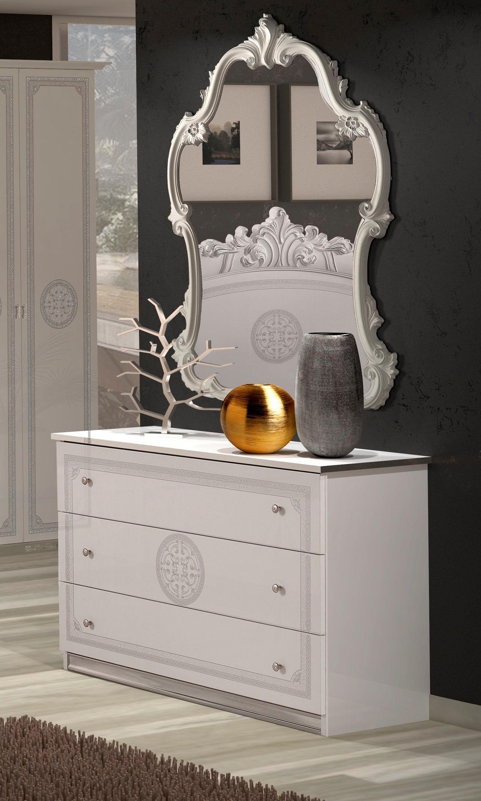Image of Home affaire Kommode "Greta, aus FSC-zertifiziertem Holzwerkstoff mit Dekor im Klassikstil" Masse (B/T/H): 113/42/73,5 cm, mit 3 Schubladen, soft-close-Funktion, Made in Italy