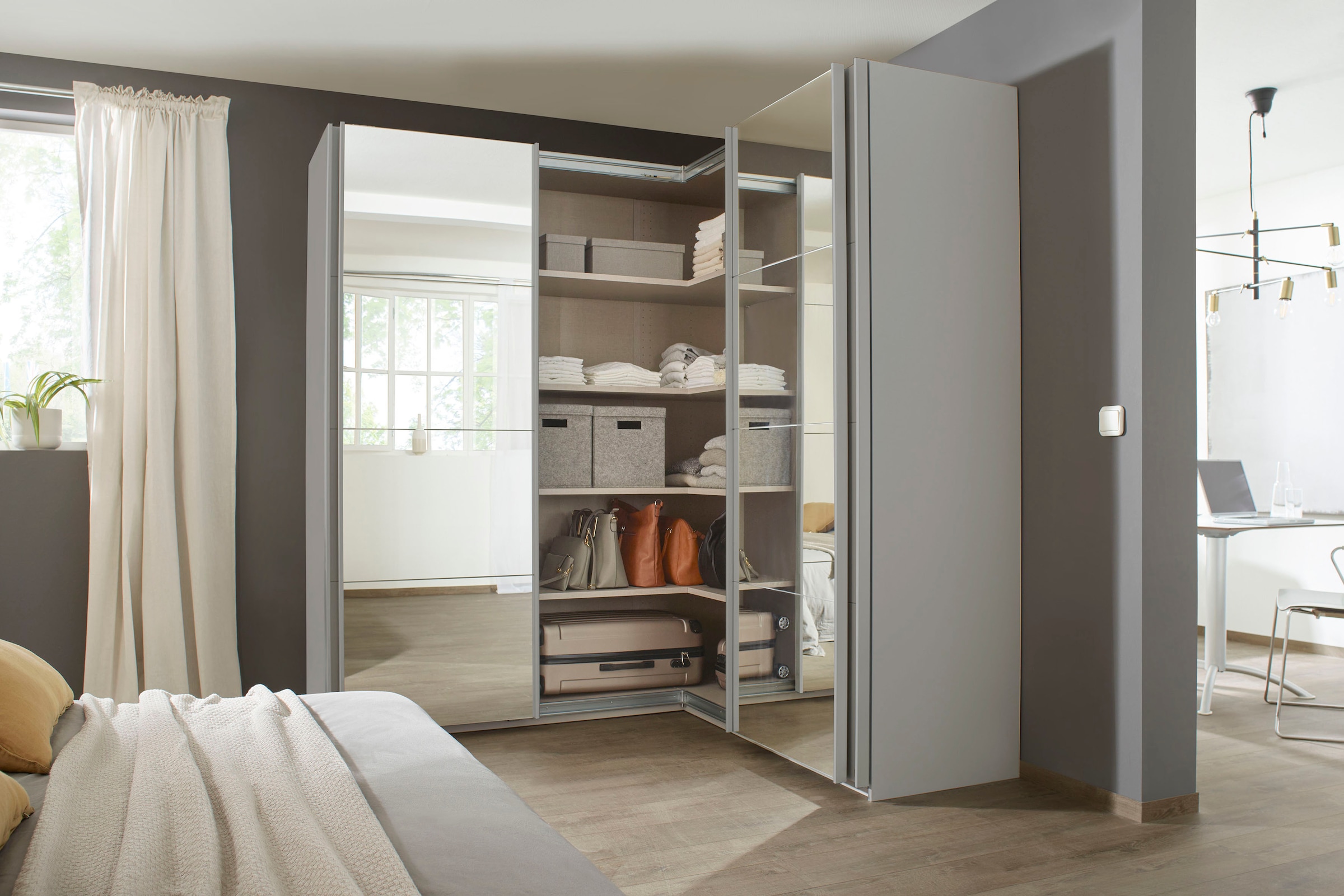rauch Schwebetürenschrank »Schrank Garderobe Eckkleiderschrank QUADRA Front in Dekor/Hochglanz« Mass 181x187 cm, Höhen 210/229 cm, inkl. Soft-Close-Funktion,  extra grosser Eckschrank inkl. Schubladeneinsatz MADE IN GERMANY