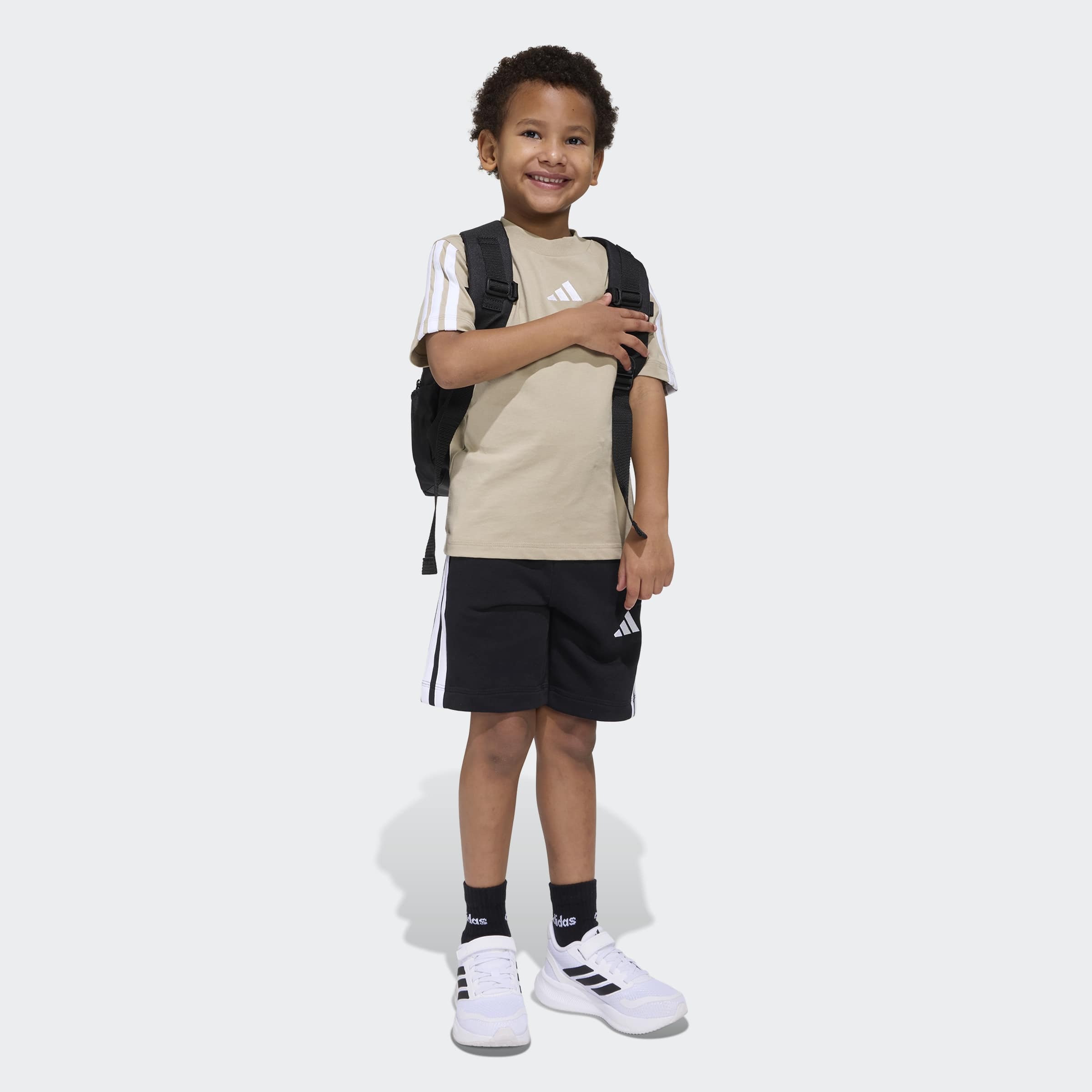 adidas Sportswear T-shirt »ESSENTIALS KIDS« sportlicher Stil, Kurzarm, ohne Verschluss, Rundhalsausschnitt