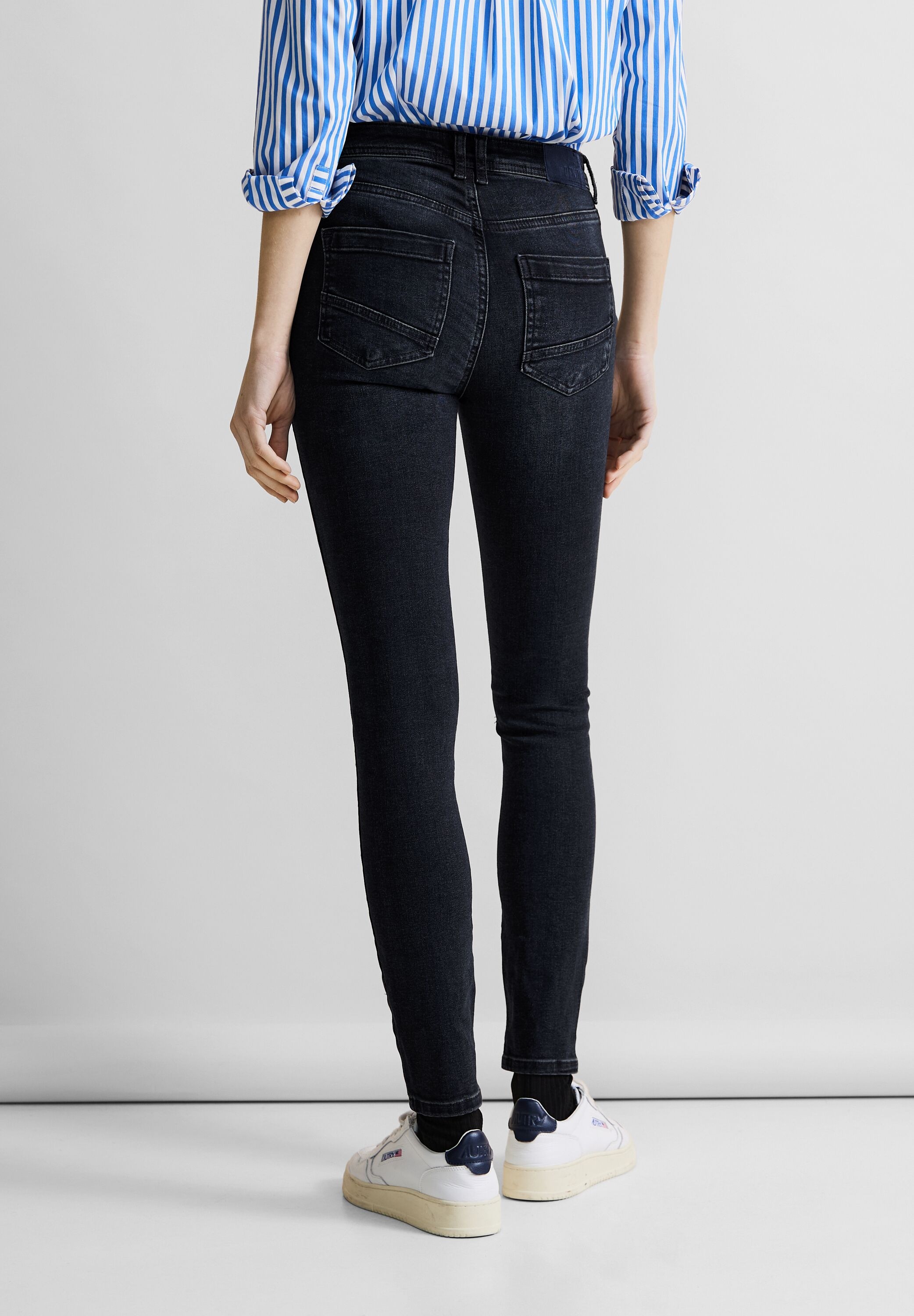 STREET ONE Slim-fit-Jeans, in dunkler Waschung