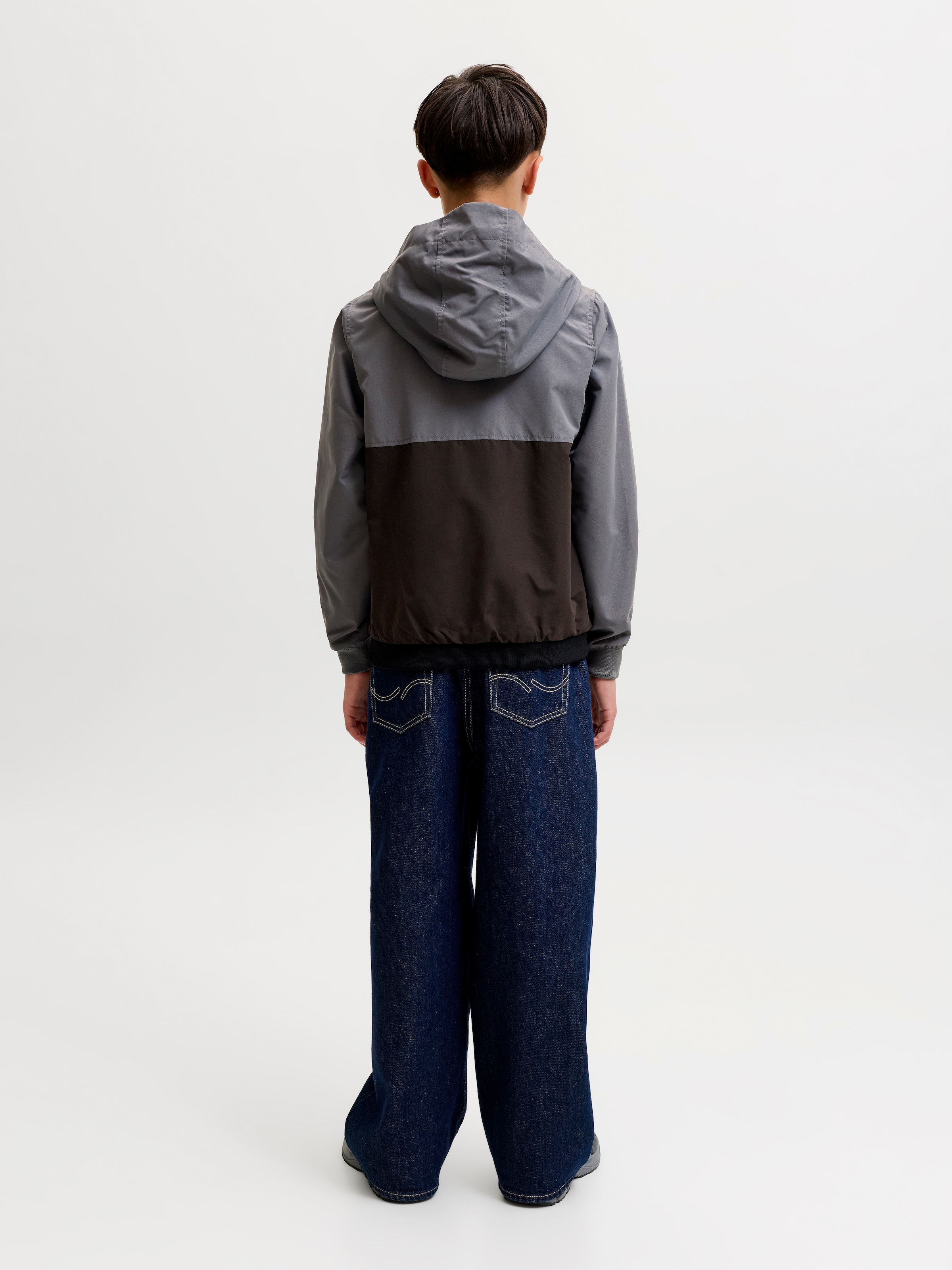Jack & Jones Junior Veste d'extérieur »JJERUSH wasserabweisend, mit Kapuze, mattes Finish« avec capuche Polyester, coupe régulière