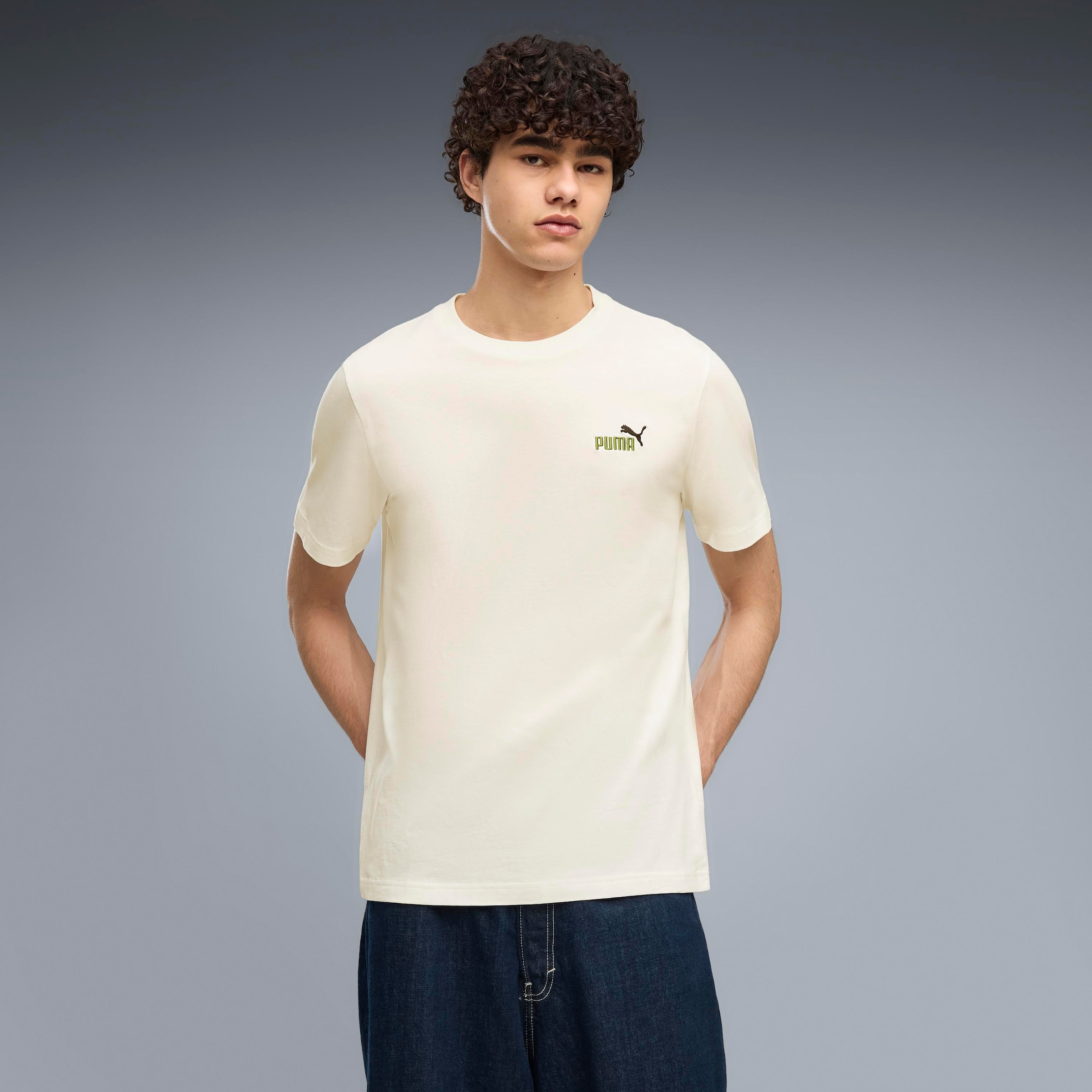 Image of PUMA T-Shirt "GRAPHICS 2 COLOR SMALL NO 1 LOGO TEE" mit Rundhalsausschnitt, mit Kurzarm, mit Print-Applikation