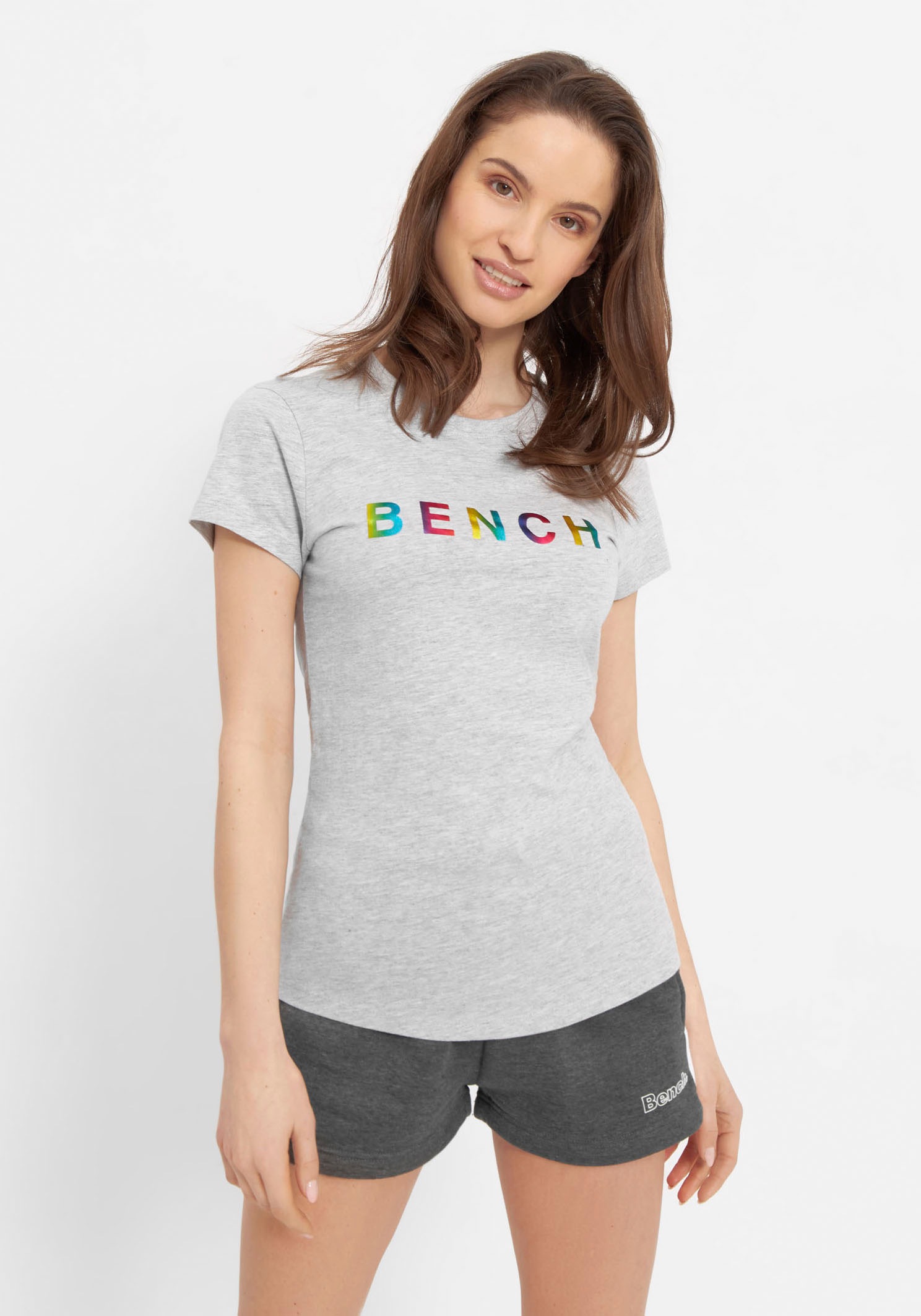 Image of Bench. T-Shirt, minimalistisches Logodesign im Metallic Print bei Ackermann Versand Schweiz